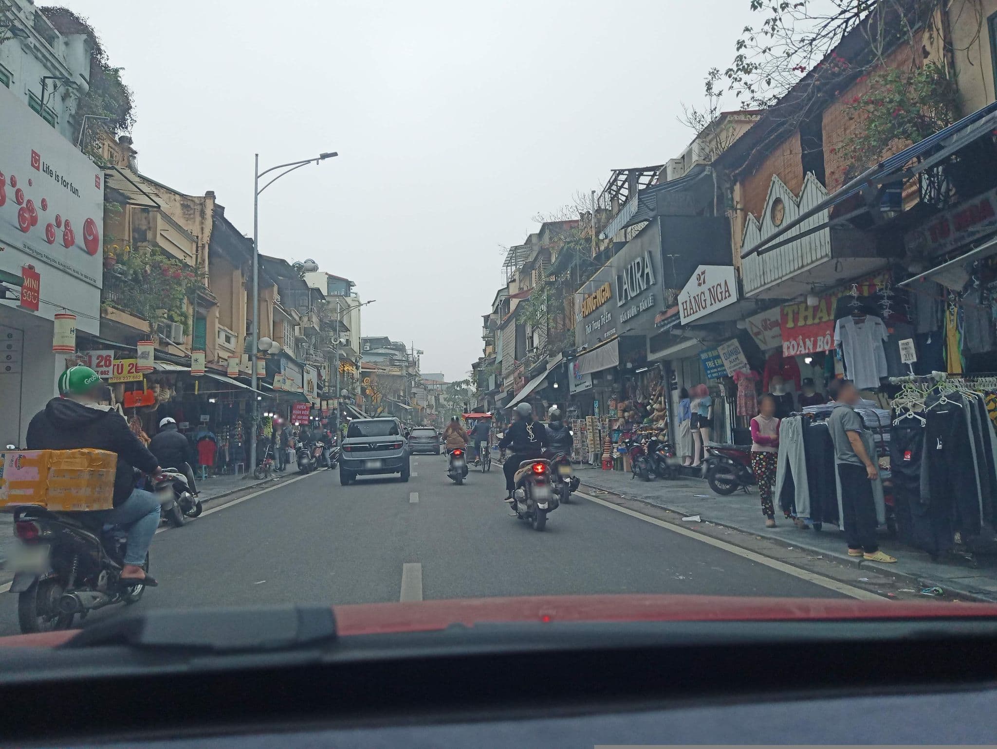 Street view near Khách Sạn Emerald Waters & Spa, Hoàn Kiếm