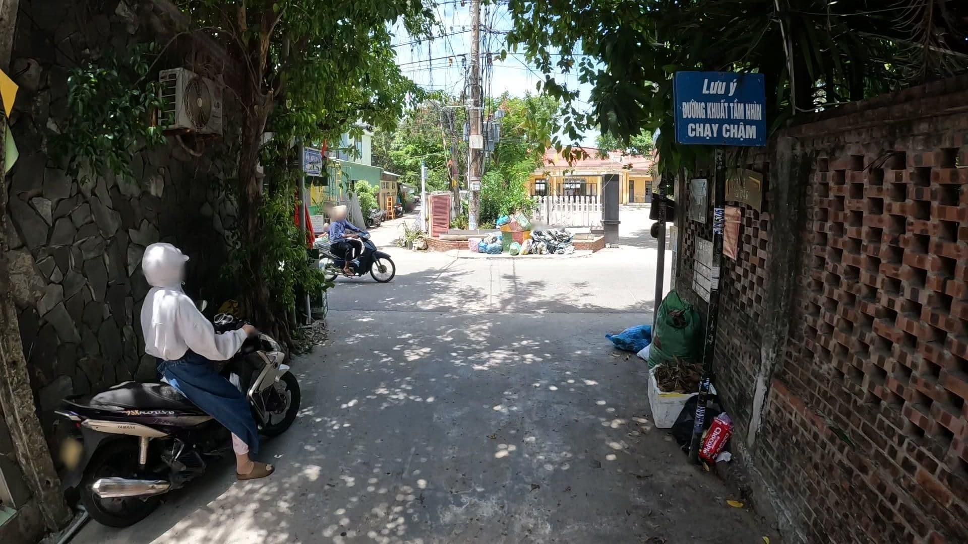 Street view near An Bang Beach Homestay, Tra Que Vegetable Village — © lucomsky (CC BY-SA · Mapillary)