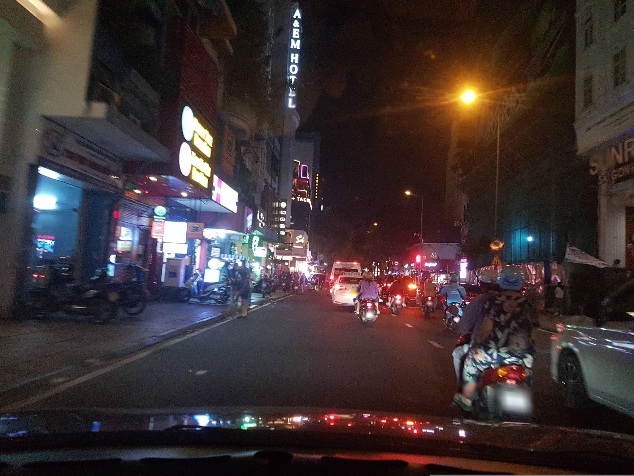 Street view near Jovia Hotel, Quận Ba — © bemaps1 (CC BY-SA · Mapillary)
