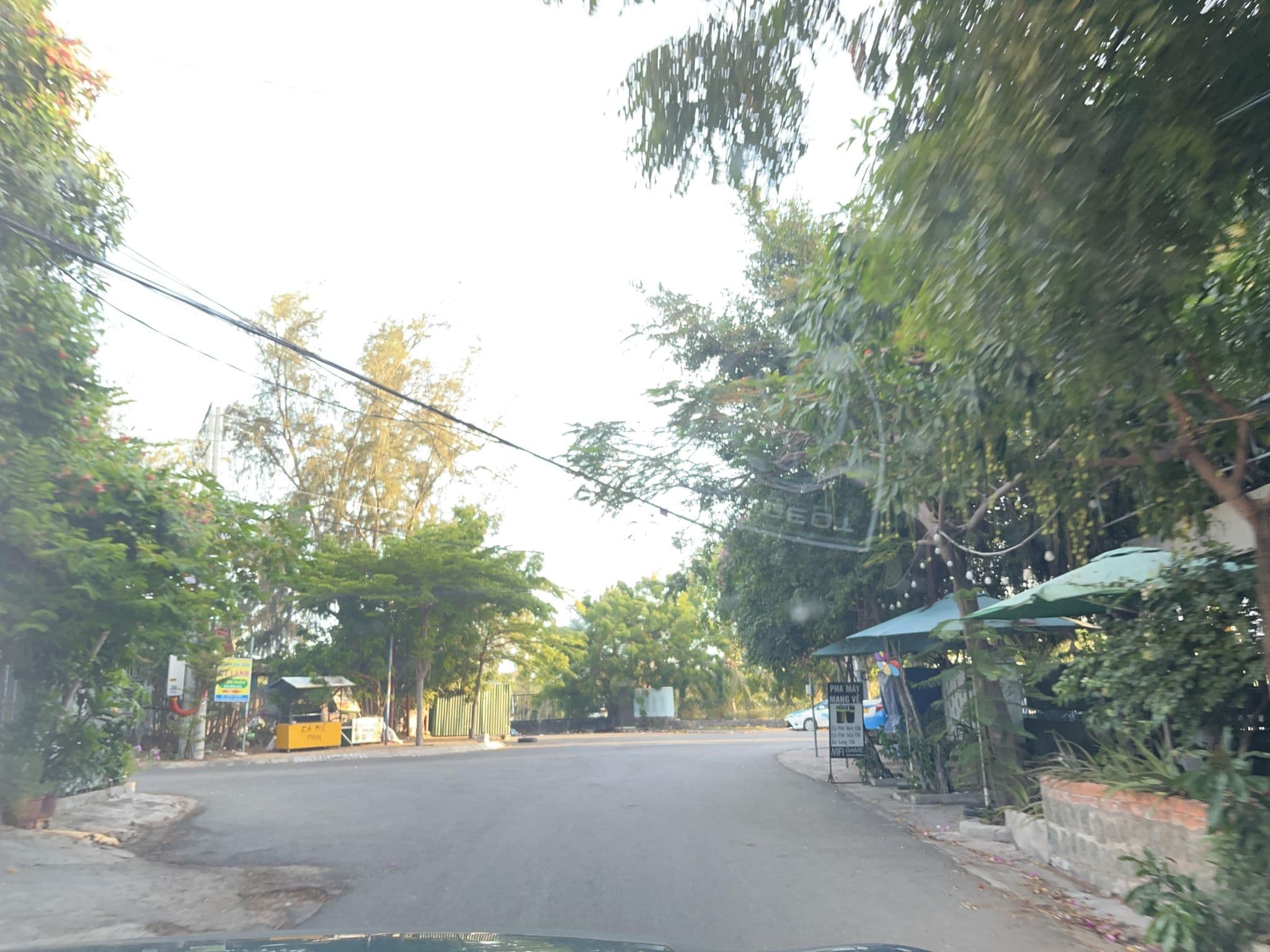 Street view near Huong Bien Hotel, Khánh Hải — © DriveWithHoang (CC BY-SA · Mapillary)