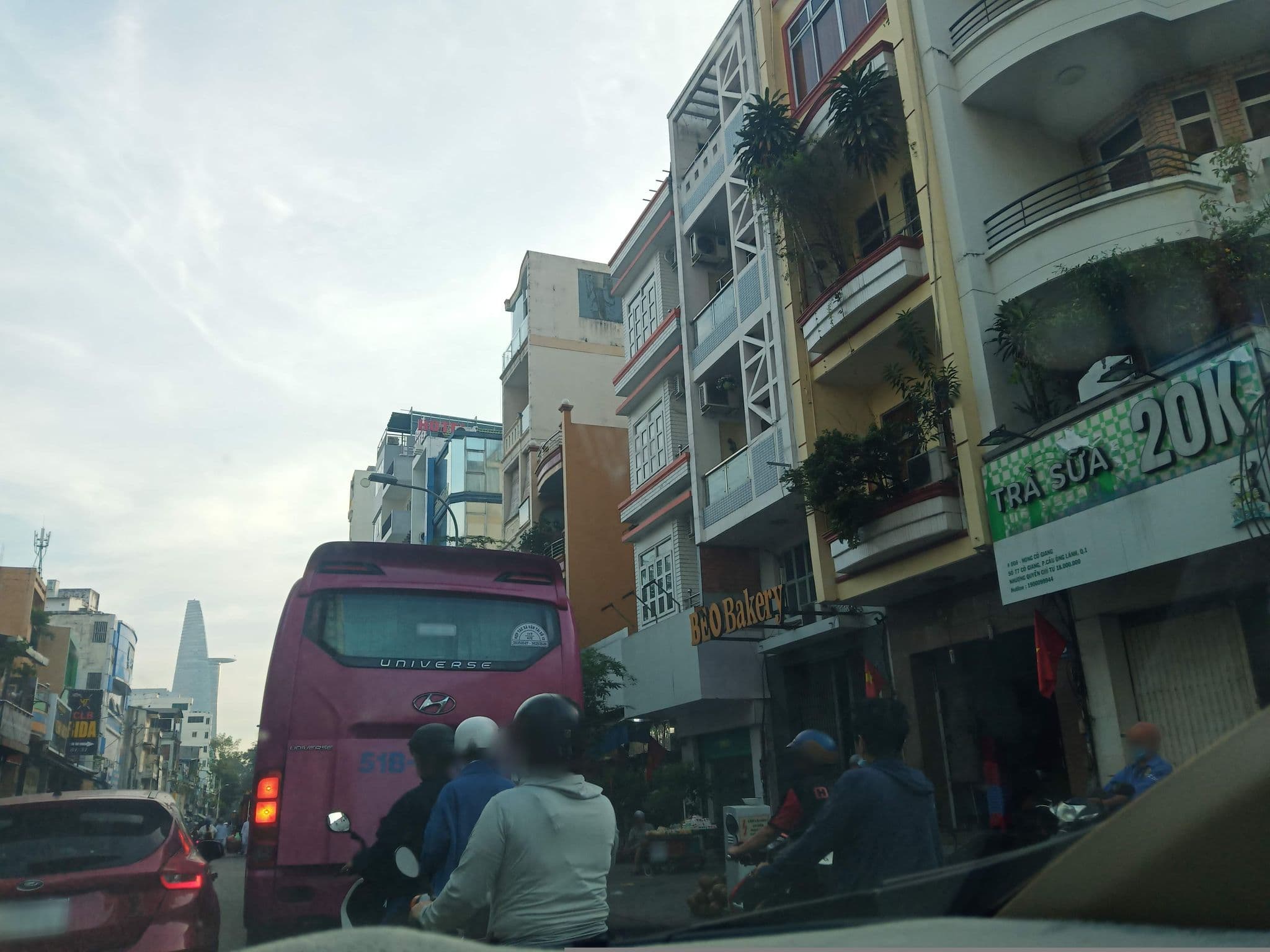 Street view near Khách Sạn Tyna, Quận Bốn