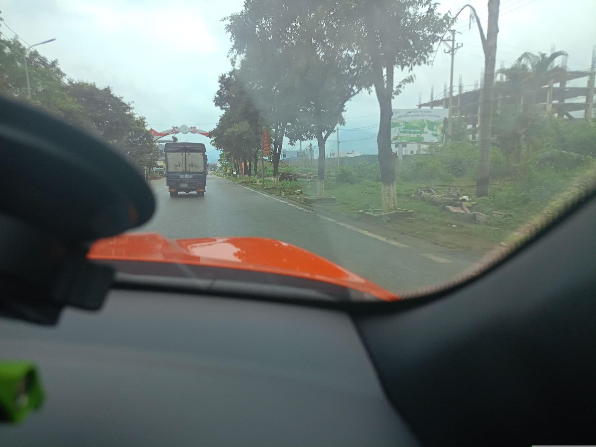 Street view near Sao Xanh Hotel, Long Cốc — © XeLangThang (CC BY-SA · Mapillary)