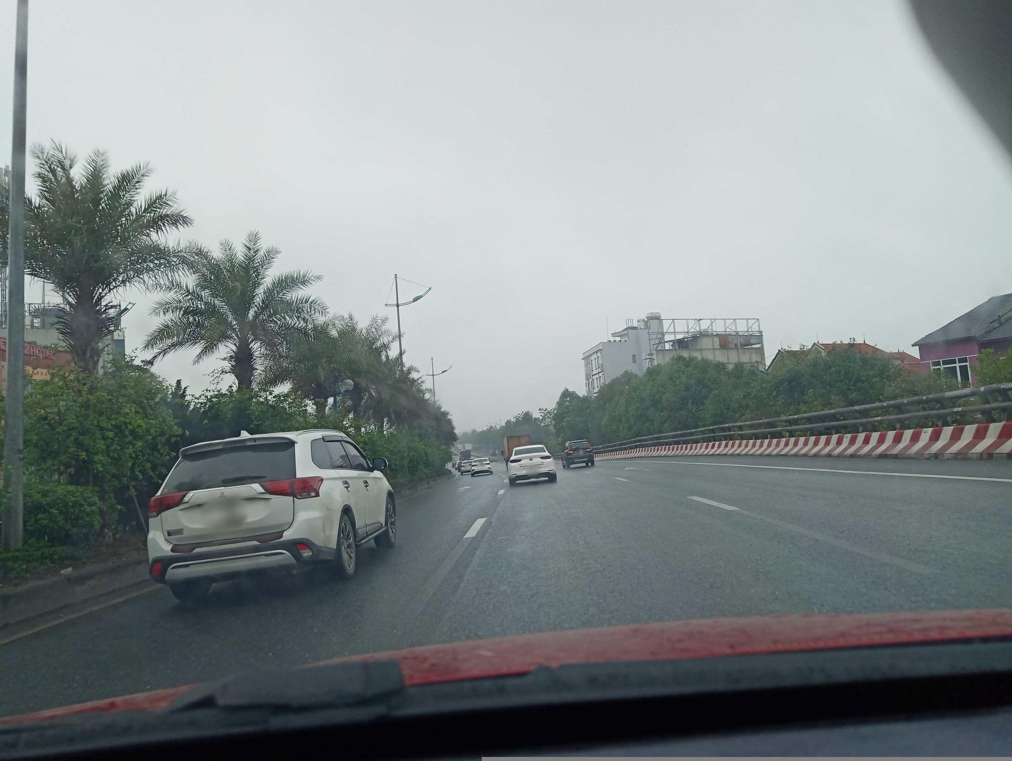 Street view near Khách Sạn New Airport aka New Airport Hotel, Sóc Sơn — © hn_front_1 (CC BY-SA · Mapillary)