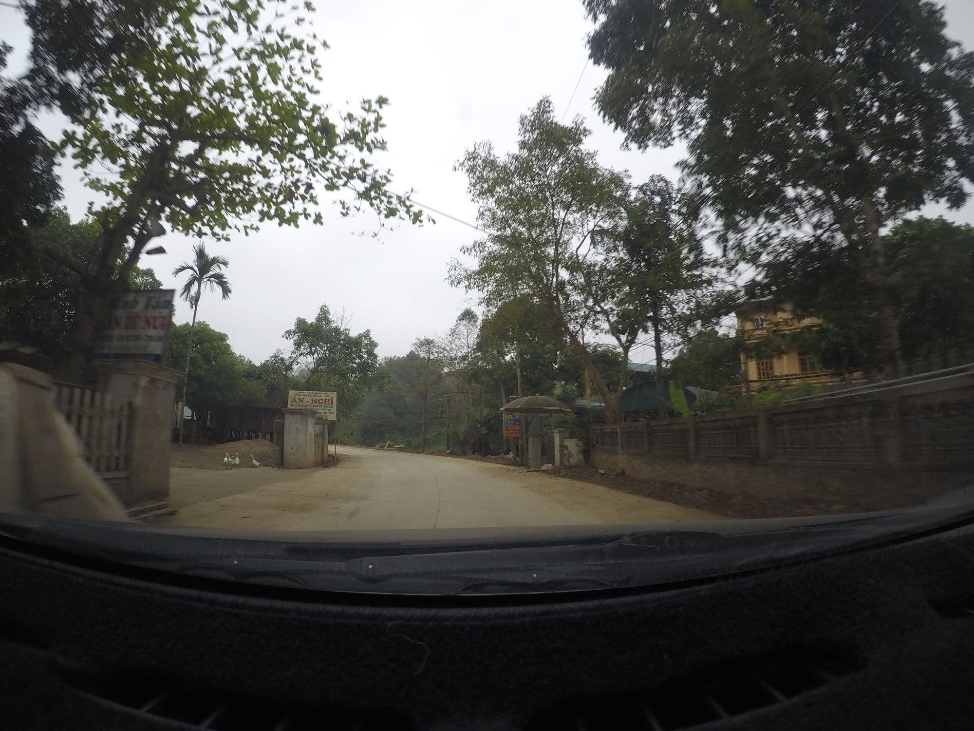 Street view near Kha Hang Binh Tan, Hàng Trạm — © 24dakenlo (CC BY-SA · Mapillary)