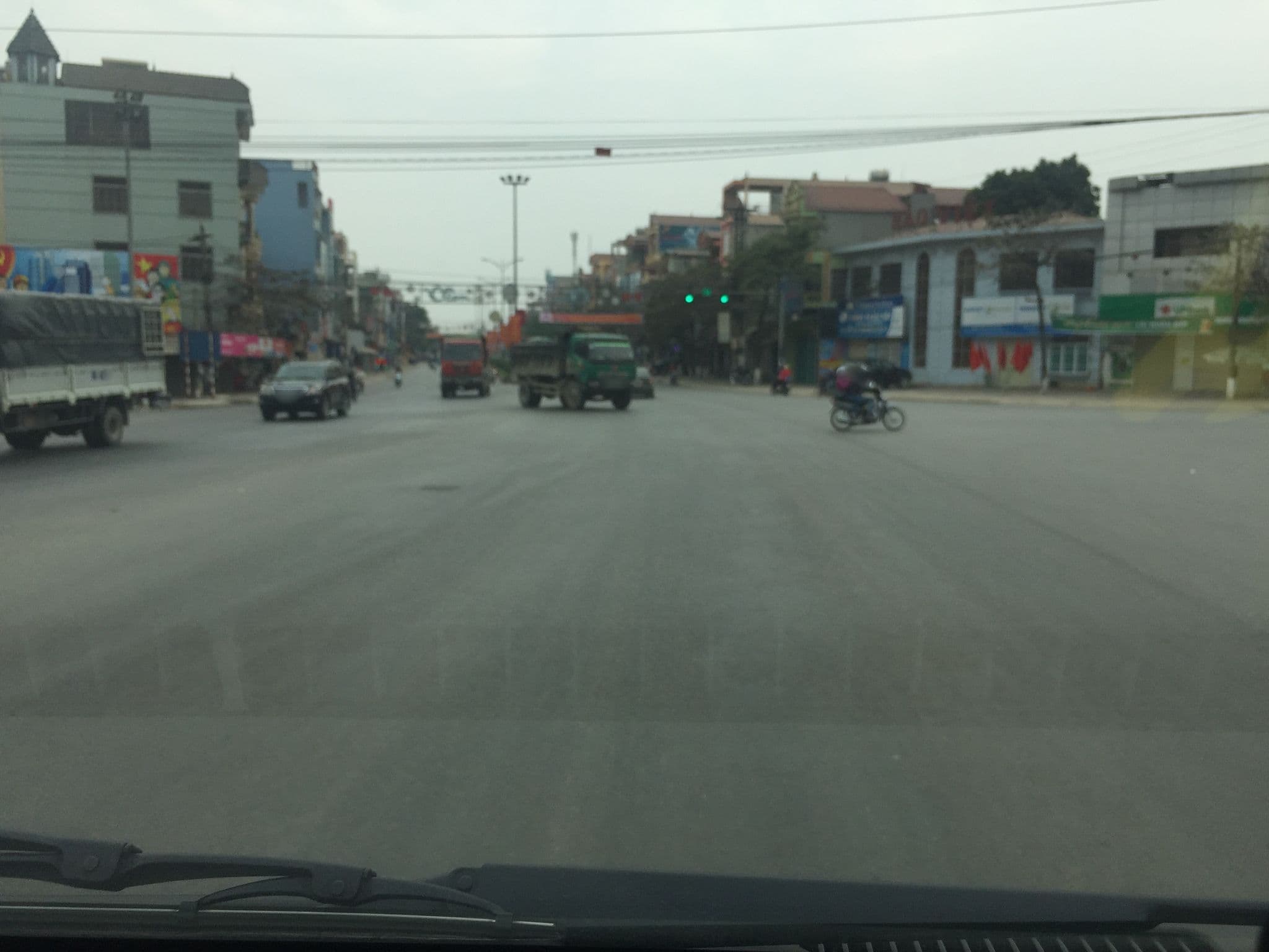 Street view near Thăng Long Hotel, Bỉm Sơn — © simon1966 (CC BY-SA · Mapillary)
