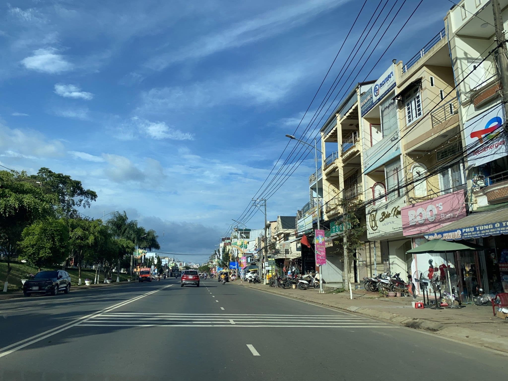 Street view near Nhật Minh, Đinh Văn — © DriveWithHoang (CC BY-SA · Mapillary)