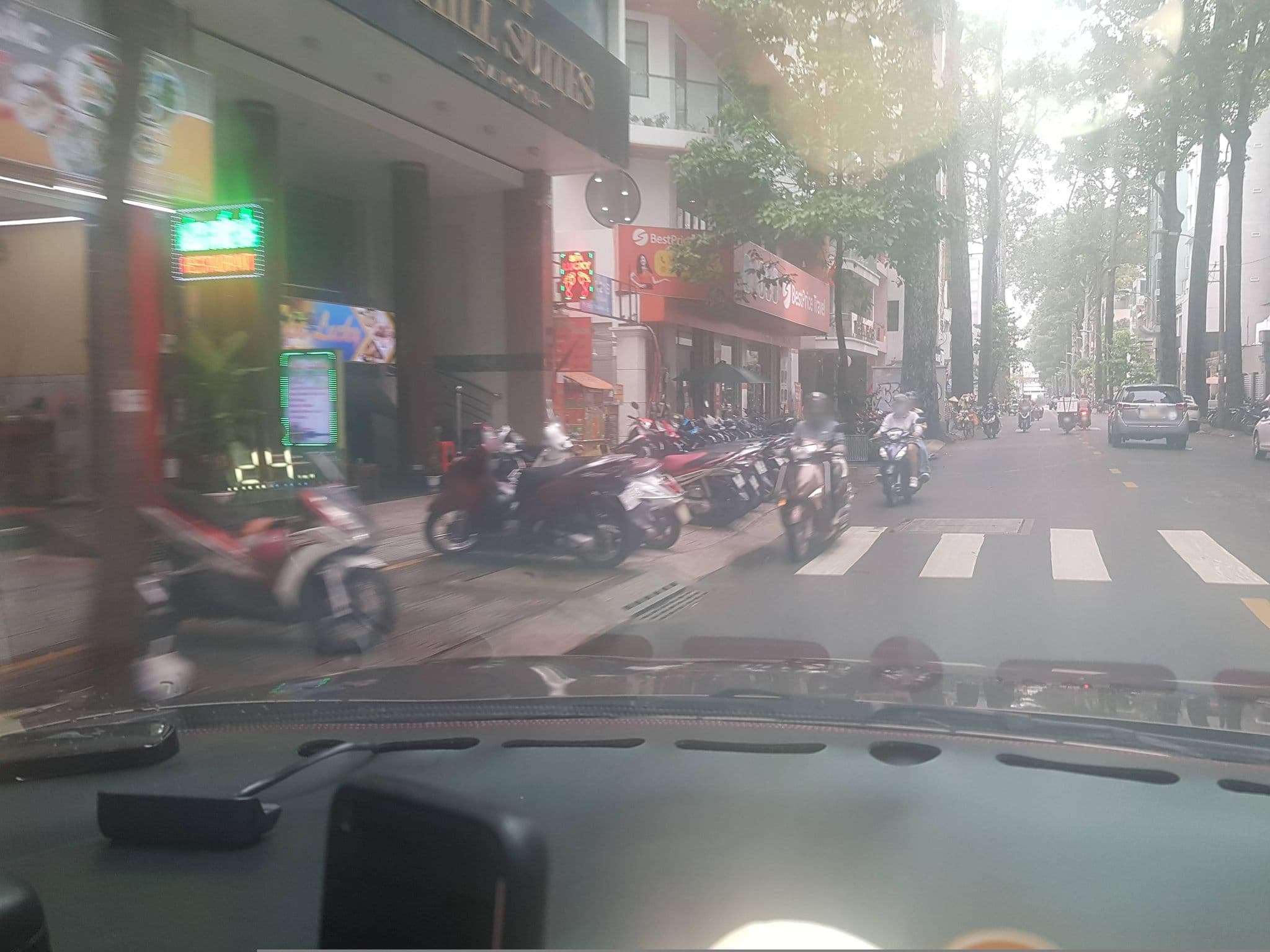 Street view near Khách Sạn Little Brick, Quận Ba