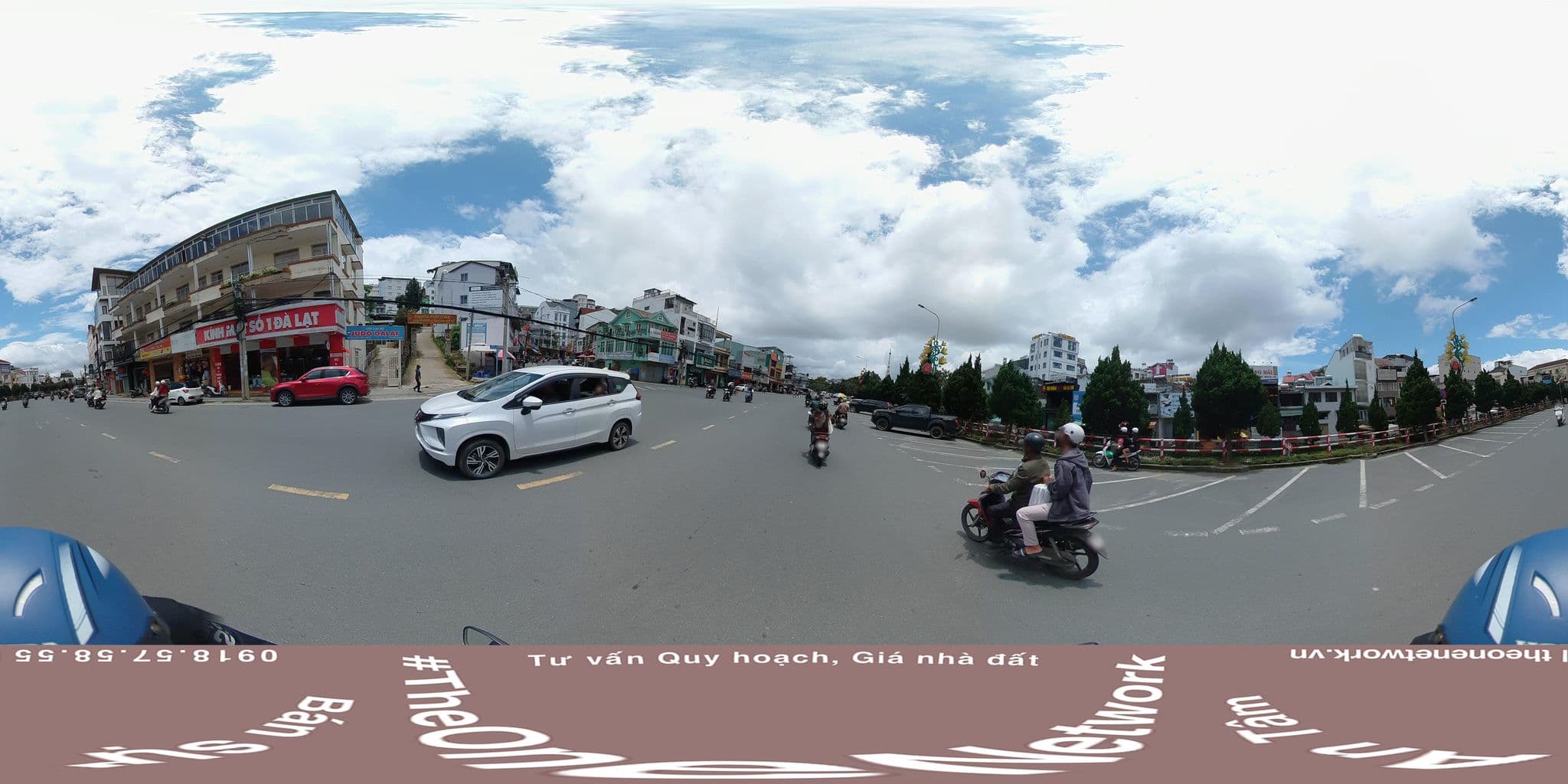 Street view near Guest house and Homestay Quân Kute, Ðà Lạt