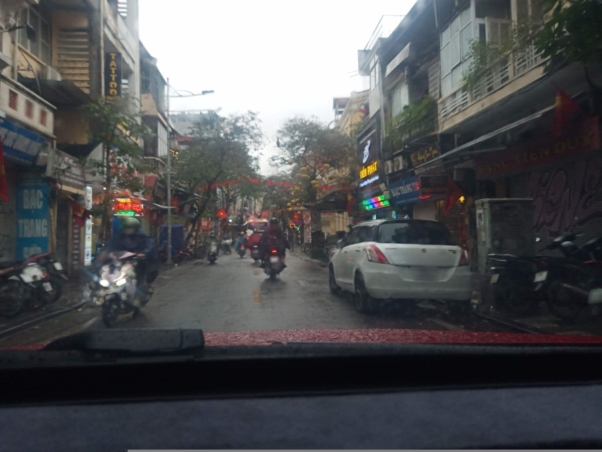 Street view near Paradise Boutique Hotel, Hoàn Kiếm