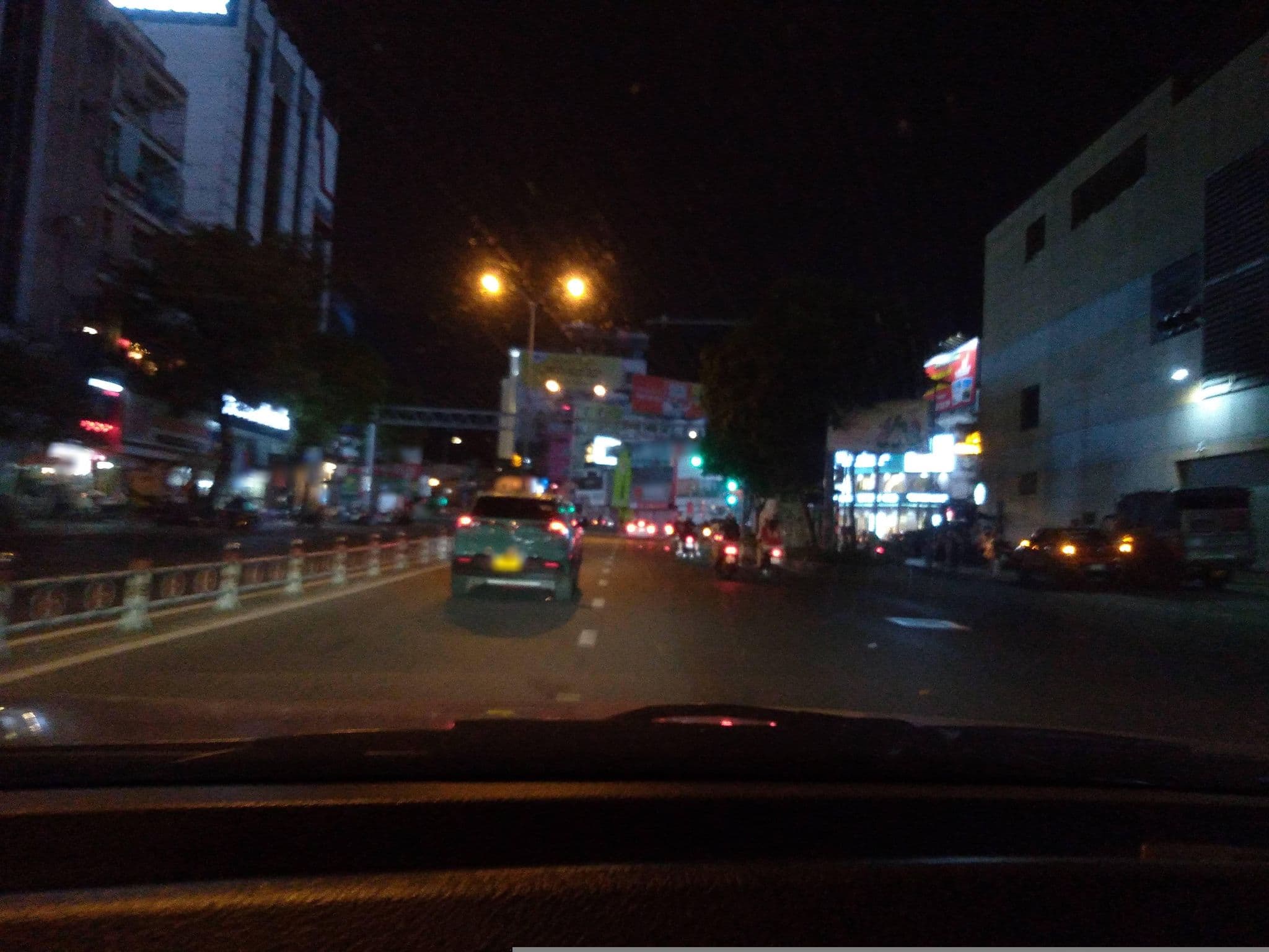 Street view near Khách Sạn Lê Duy, Quận Ba