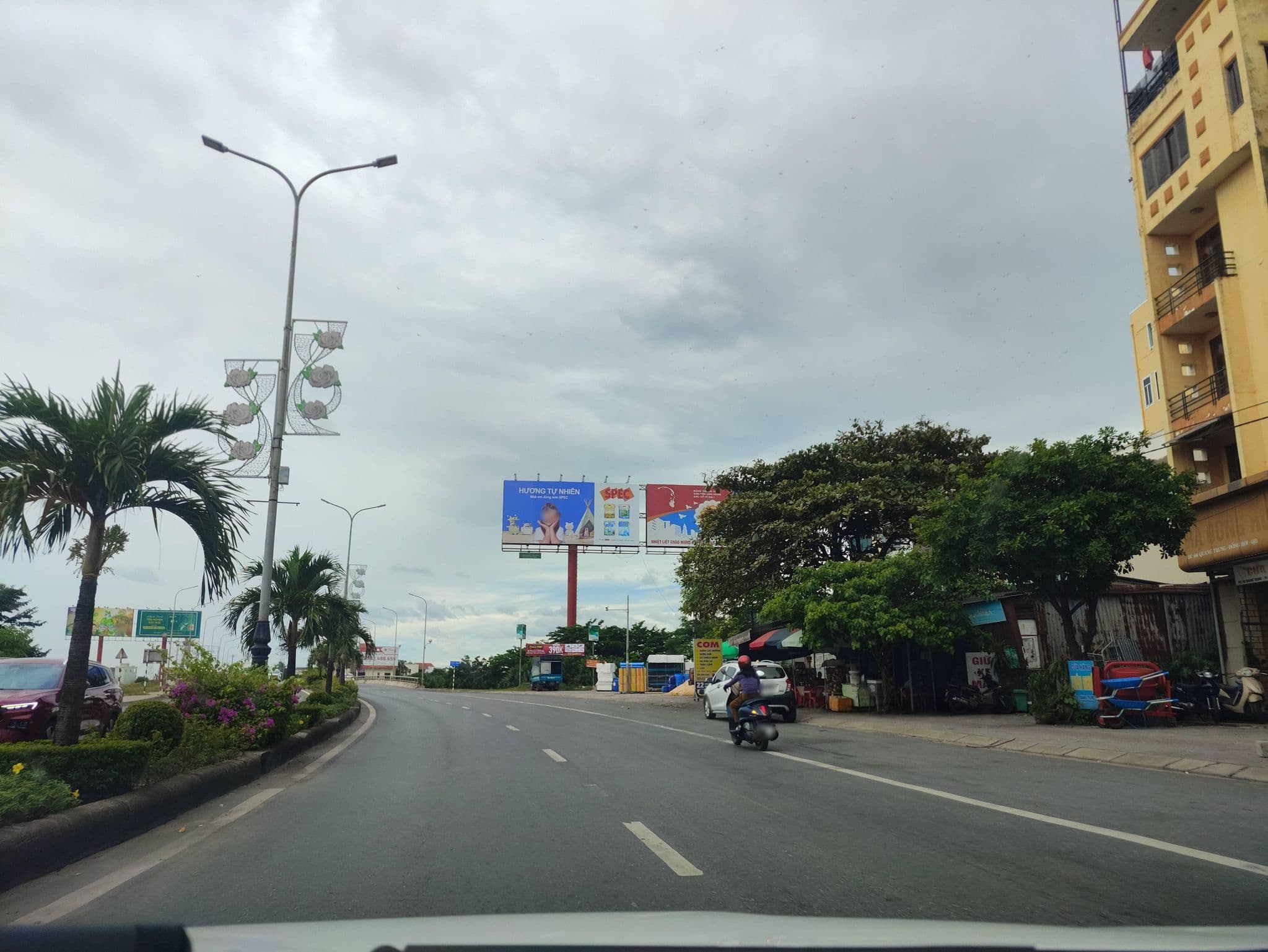 Street view near Thien Long Hotel, Đồng Hới — © hn_right_1 (CC BY-SA · Mapillary)