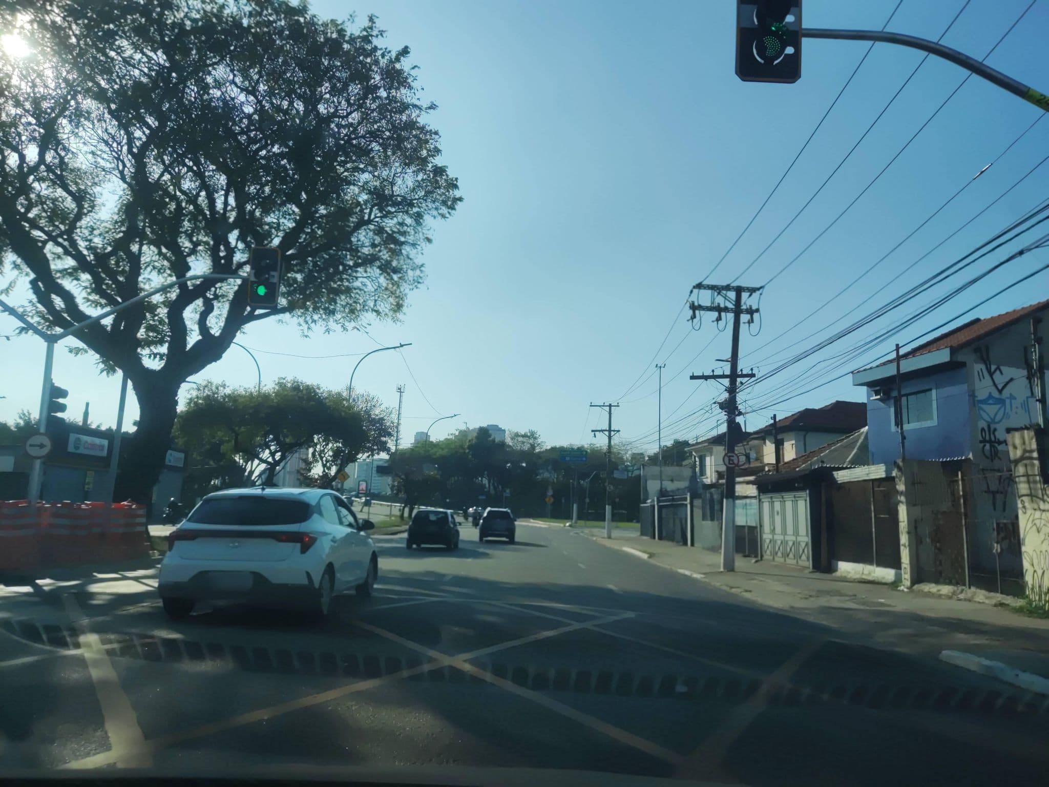 Street view near Joy Hotel Bom Retiro, Santa Cecilia — © quionzo (CC BY-SA · Mapillary)