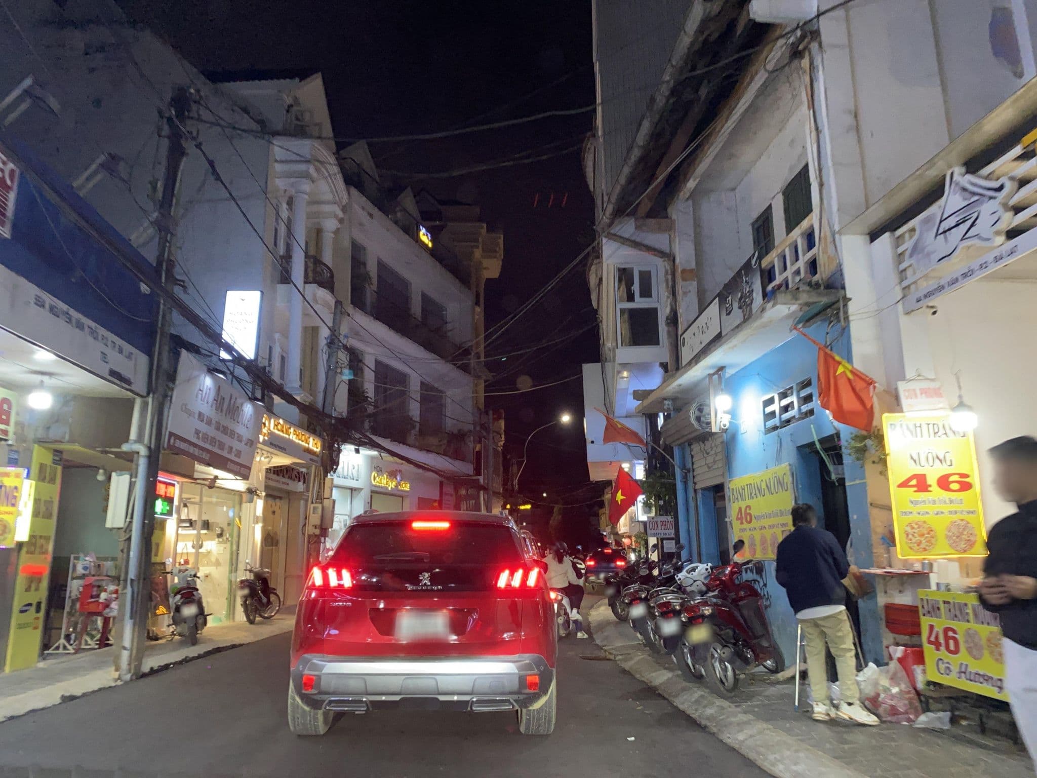 Street view near Da Lat Backpackers Hostel, Ðà Lạt