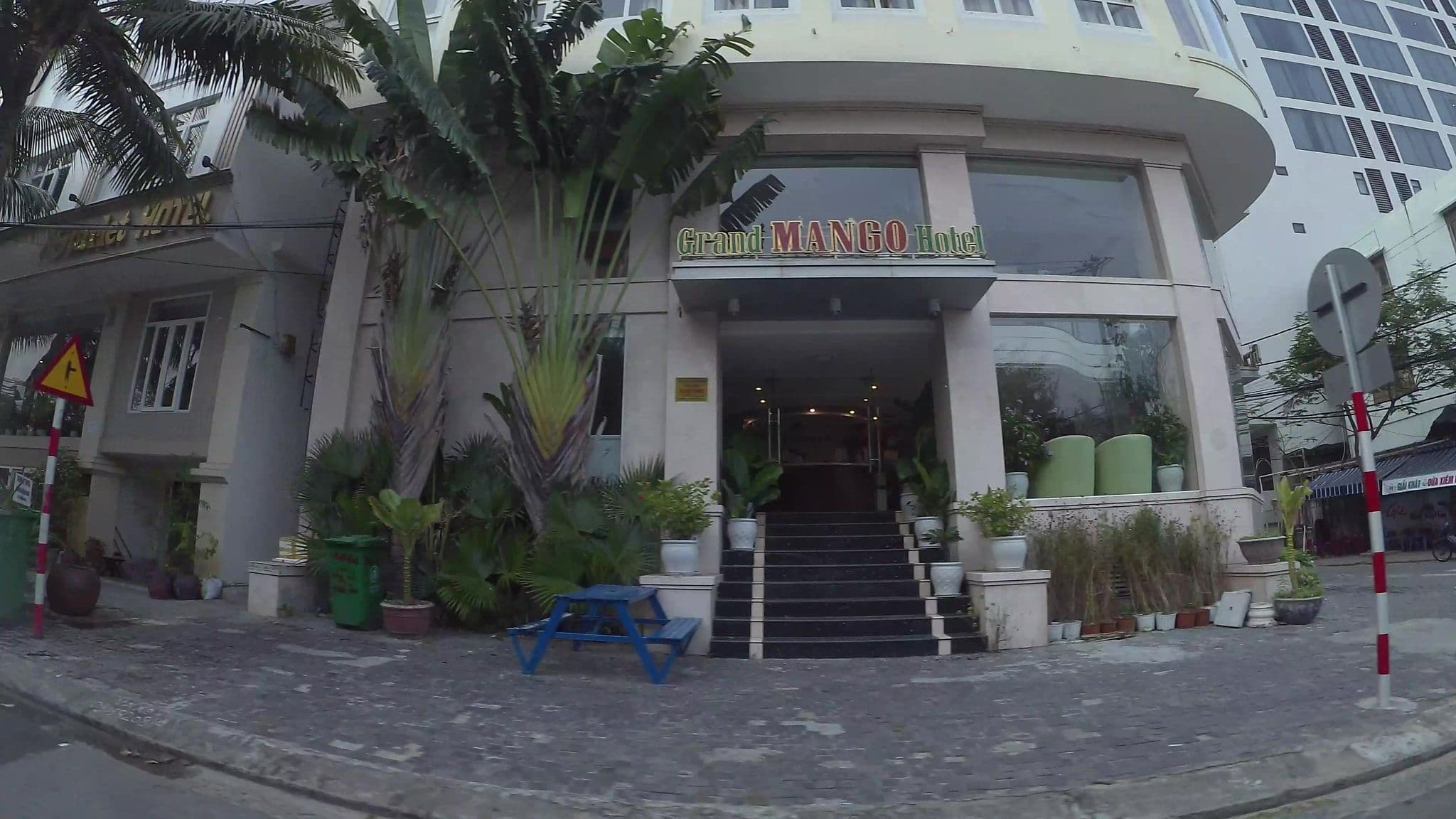 Street view near Zenta Hotel, Sơn Trà