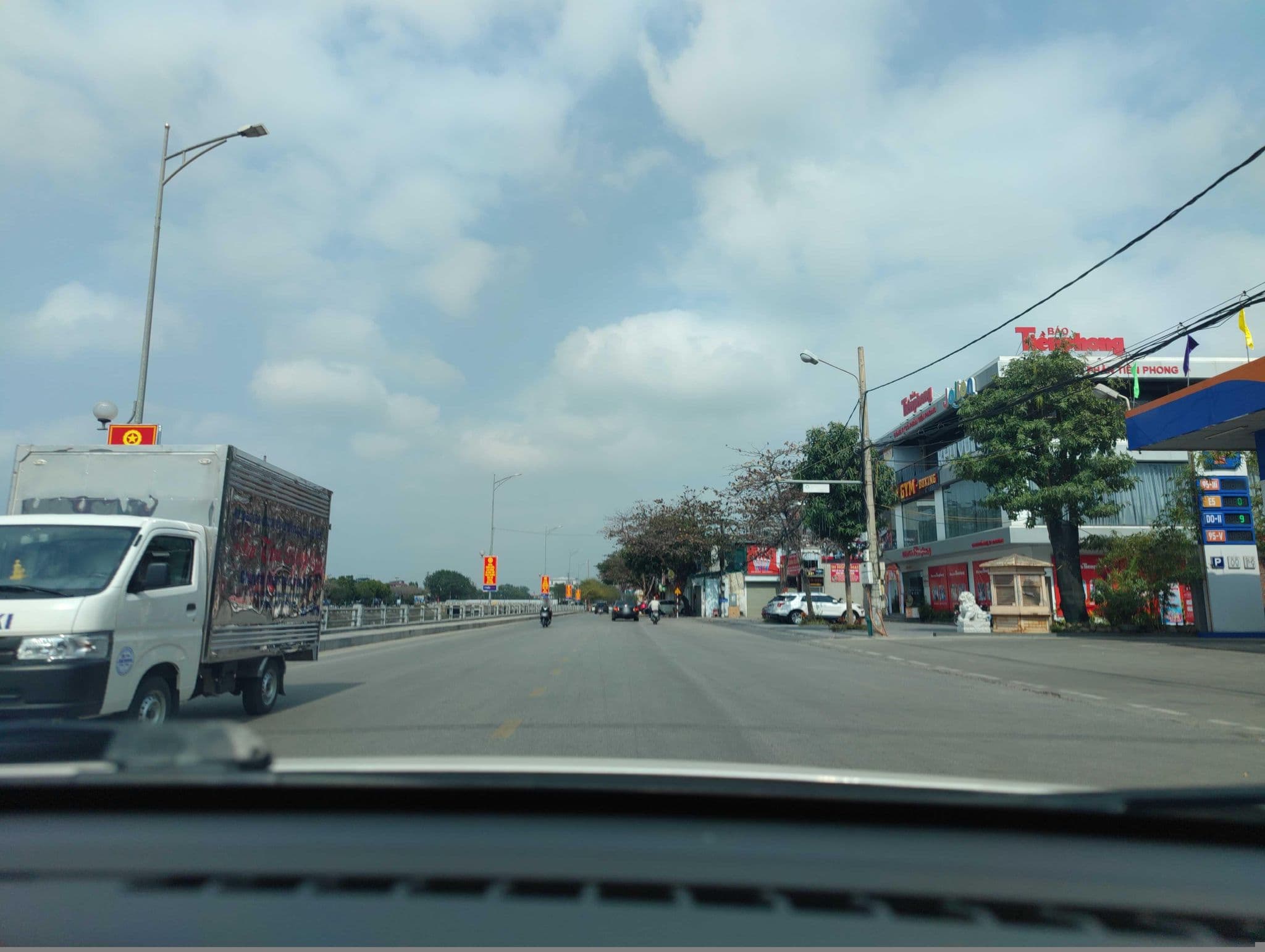 Street view near Phu'o'ng Anh Hotel, Ninh Bình