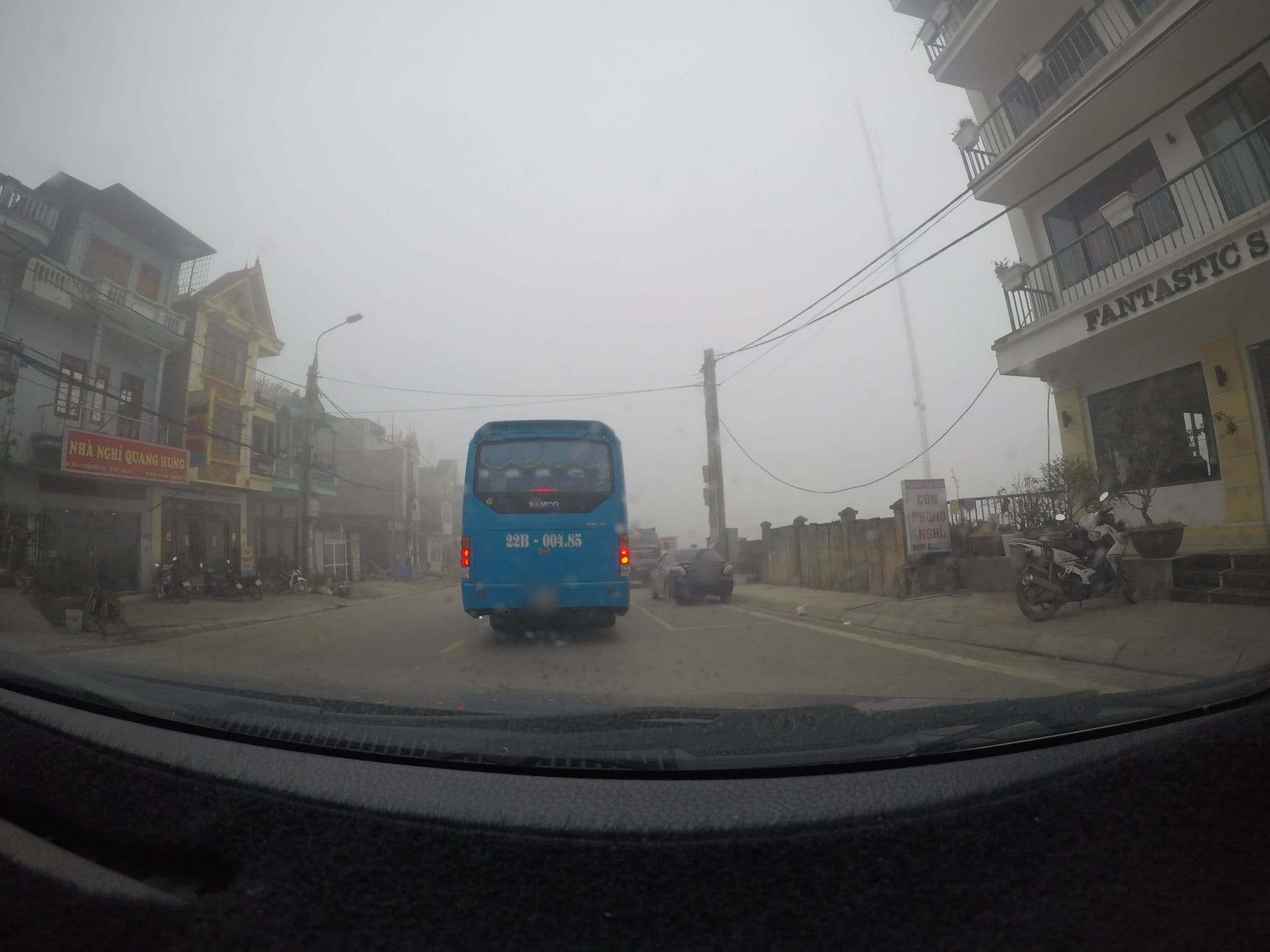 Street view near Nha nghi hoi nga, Sa Pa
