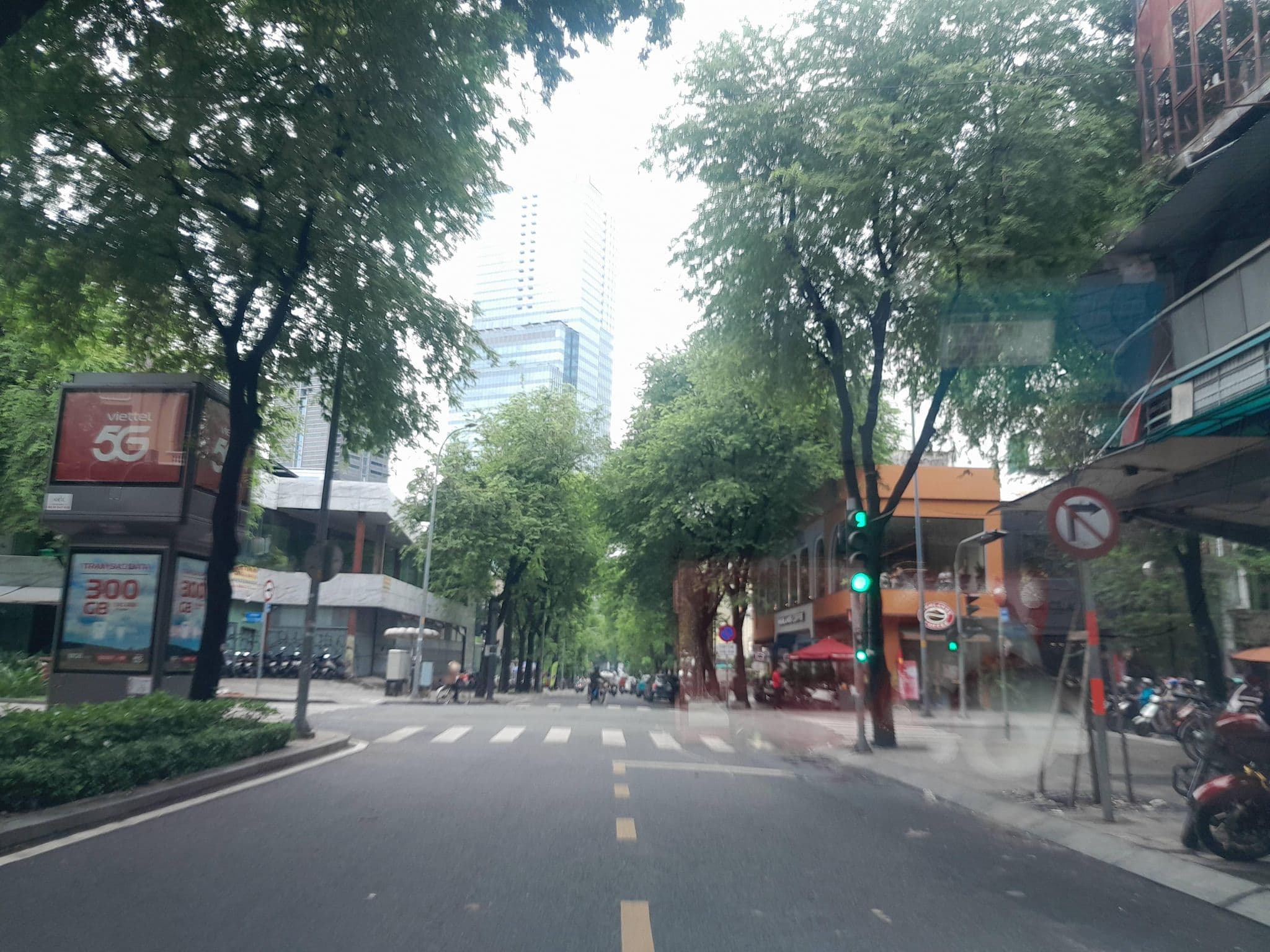 Street view near Khách Sạn Vỹ Dạ, Quận Ba