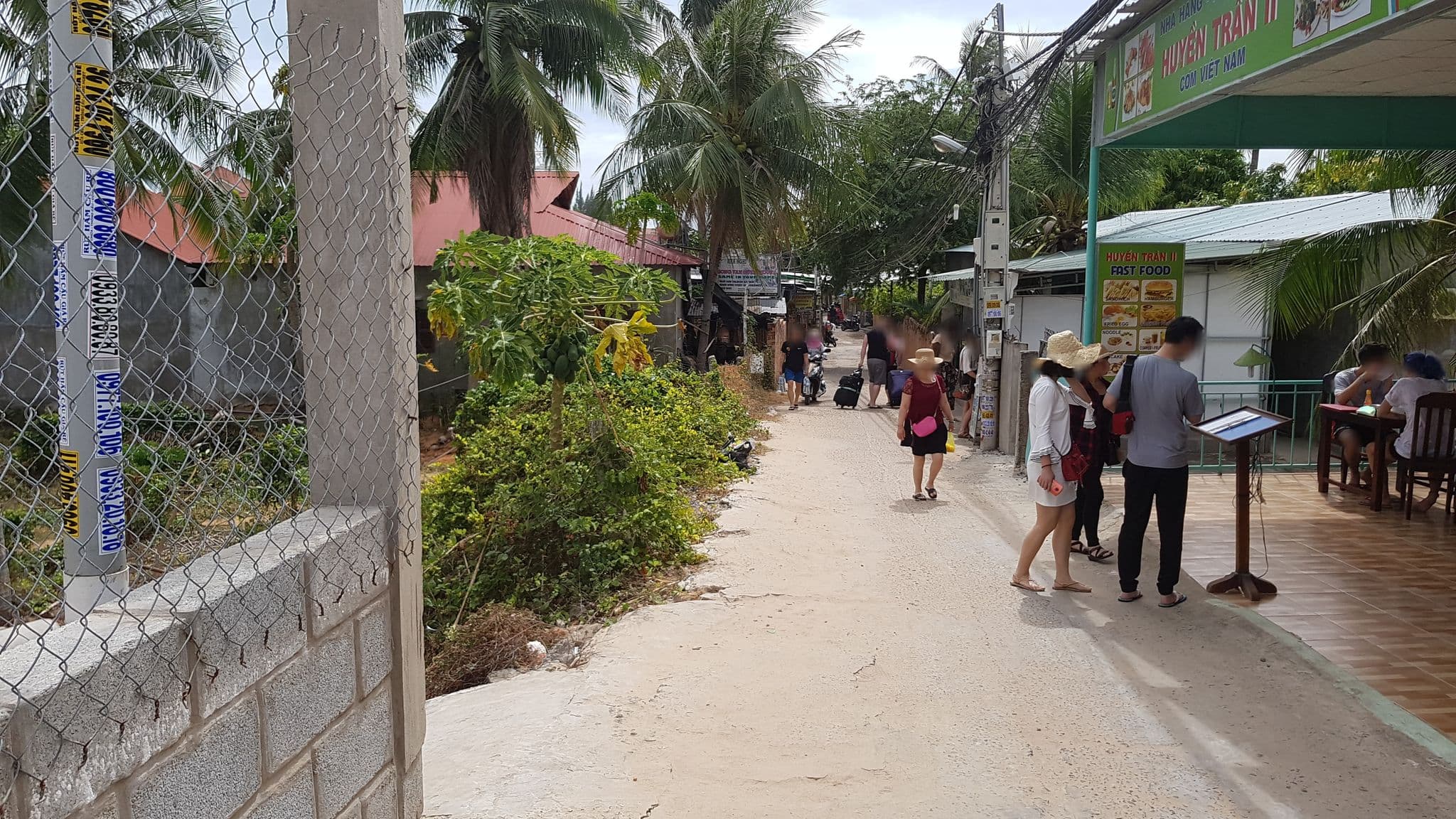 Street view near Mui Ne Gardens, Mui Ne