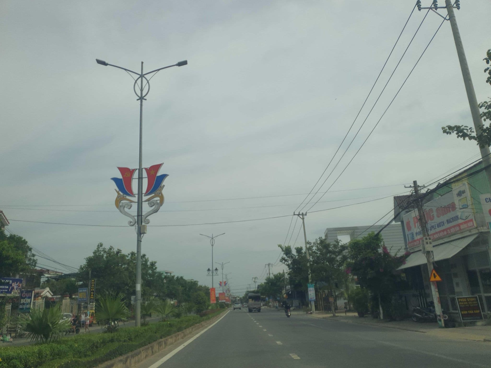 Street view near miền trung, Điện Bàn — © congduy (CC BY-SA · Mapillary)