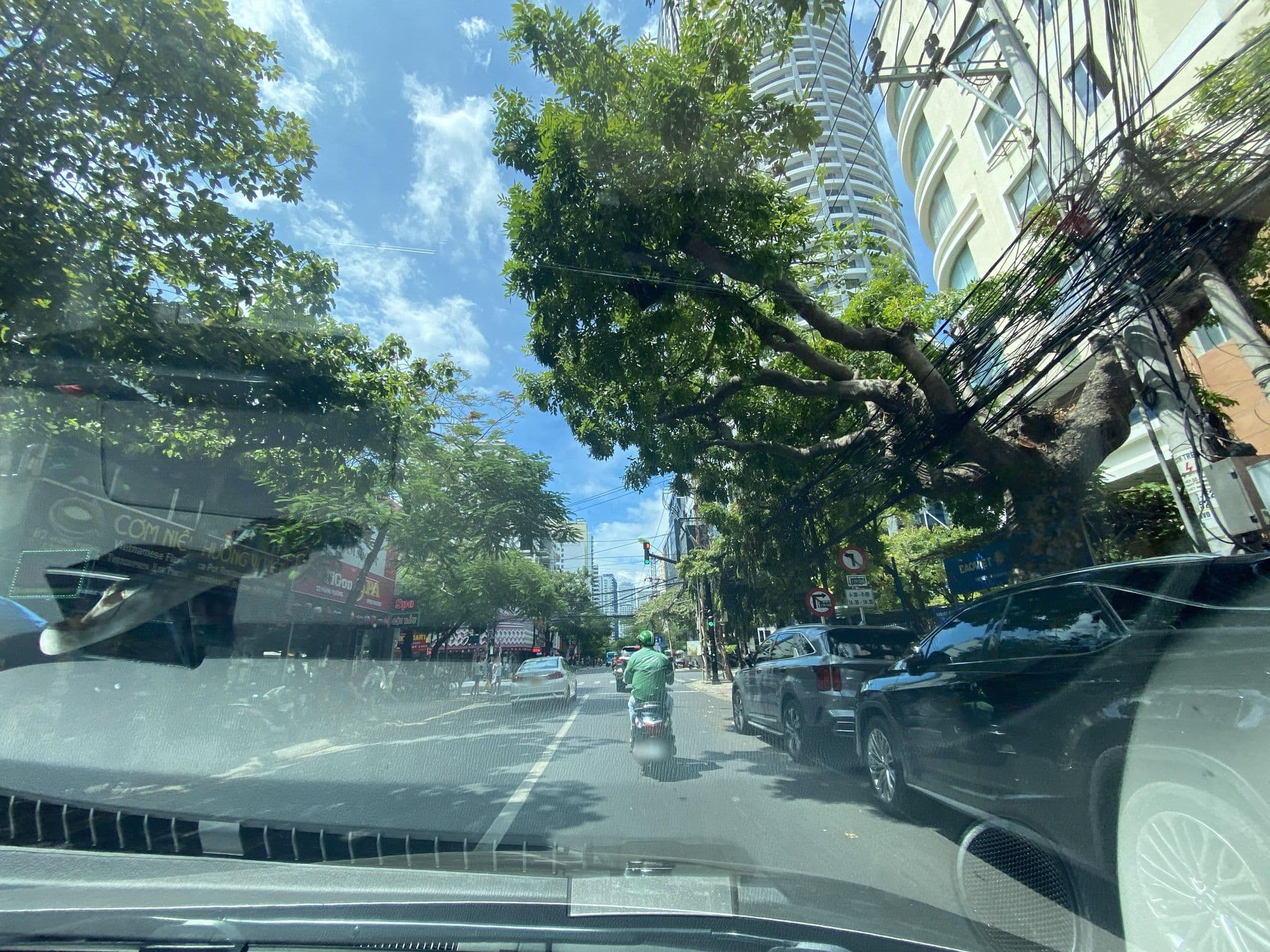 Street view near Tuyet Mai Hotel, Nha Trang — © DriveWithHoang (CC BY-SA · Mapillary)