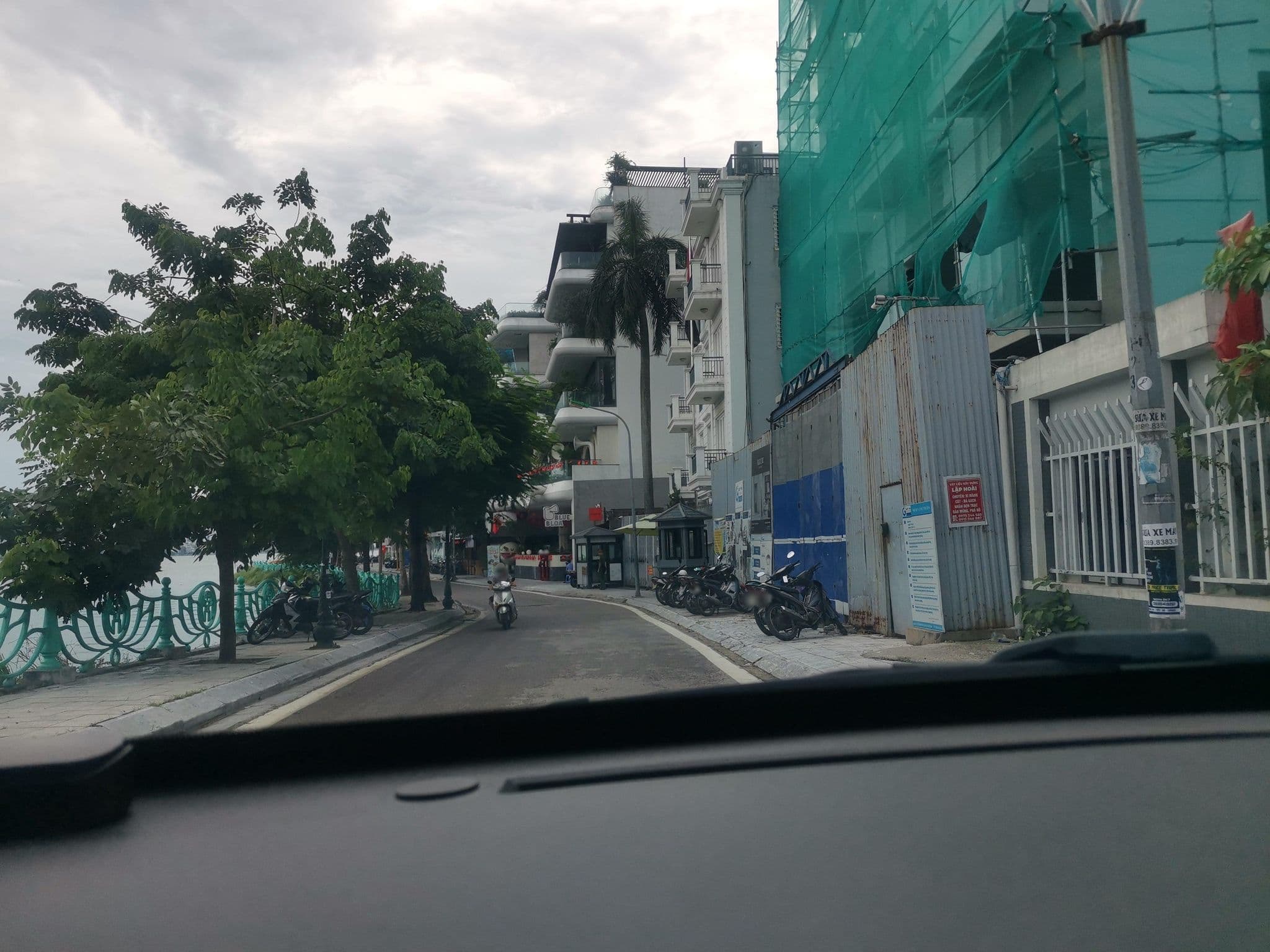 Street view near Khách Sạn 7 Fridays Westlake, Tây Hồ — © hn_left_2 (CC BY-SA · Mapillary)