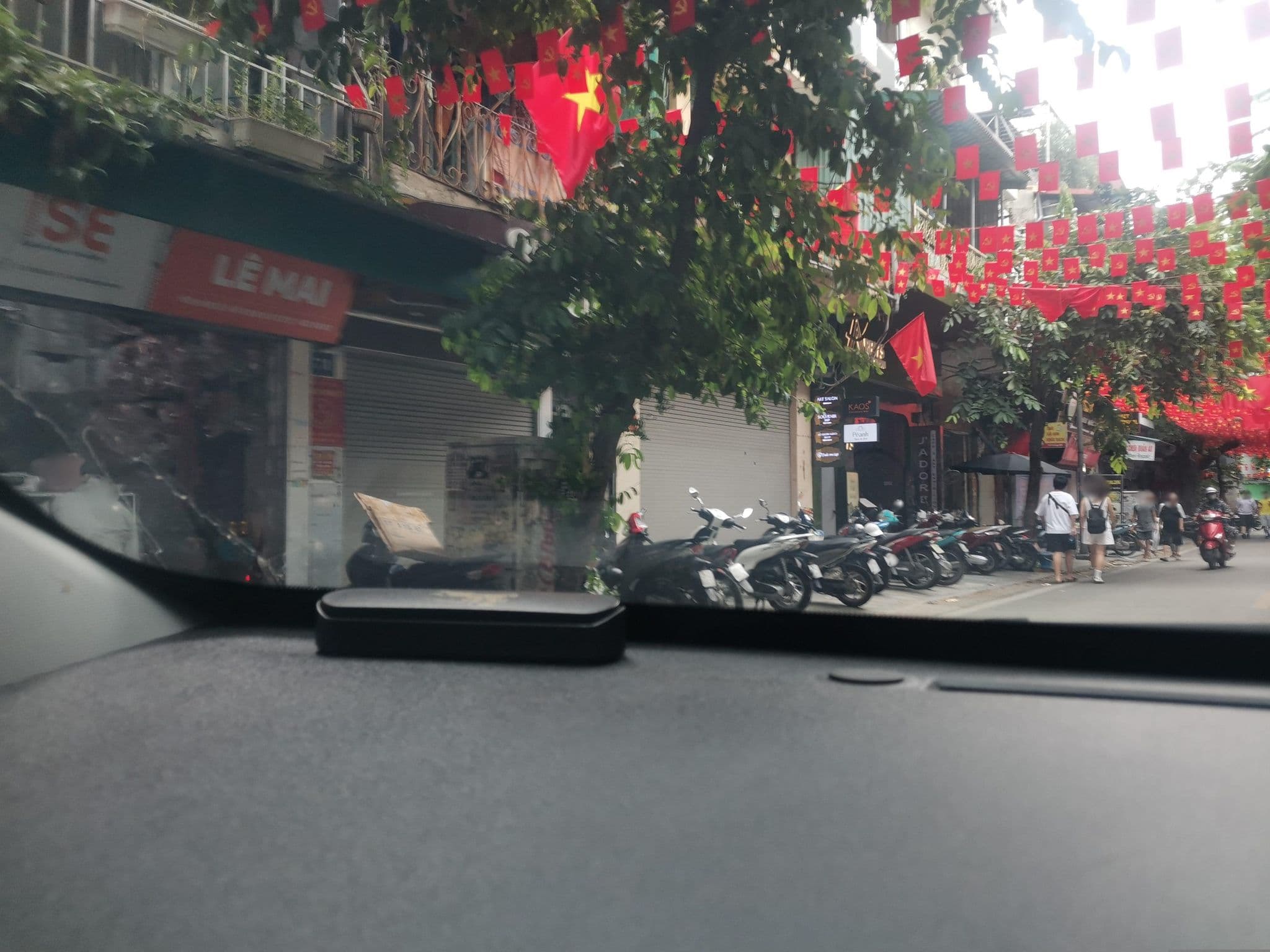 Street view near Hanoi Buddy, Hoàn Kiếm