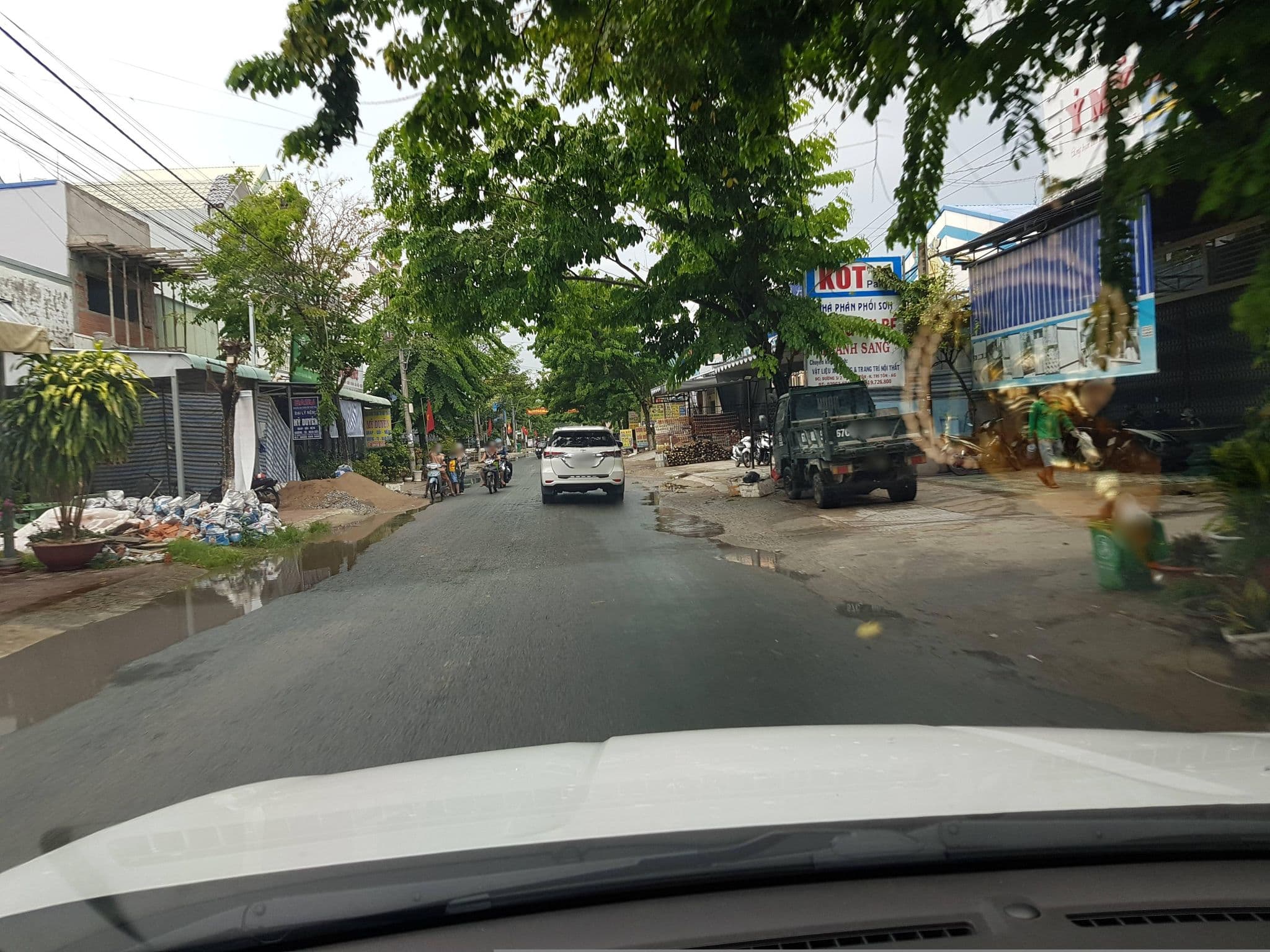 Street view near Nhà Nghi Tú Trinh, Cô Tô — © VPTD (CC BY-SA · Mapillary)