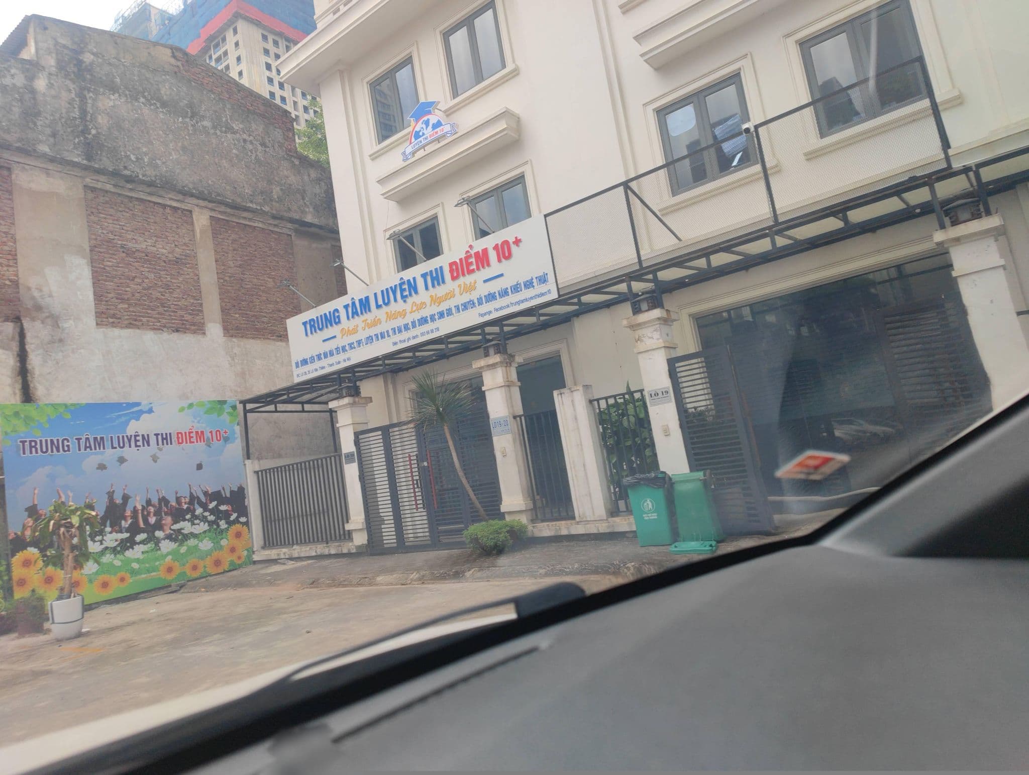 Street view near NHÀ HUỆ 37, Thanh Xuân — © hn_right_2 (CC BY-SA · Mapillary)