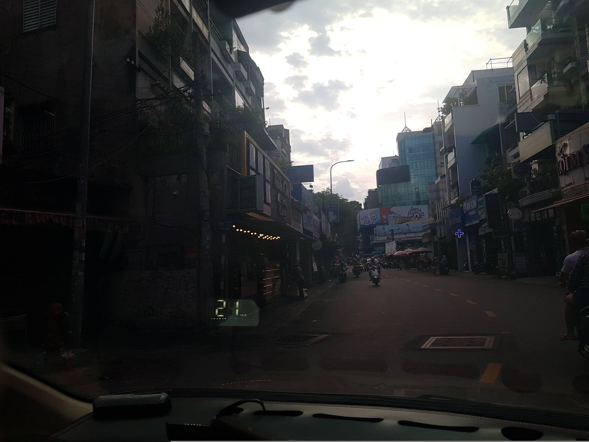 Street view near Khách Sạn Spotlight, Quận Ba — © bemaps1 (CC BY-SA · Mapillary)
