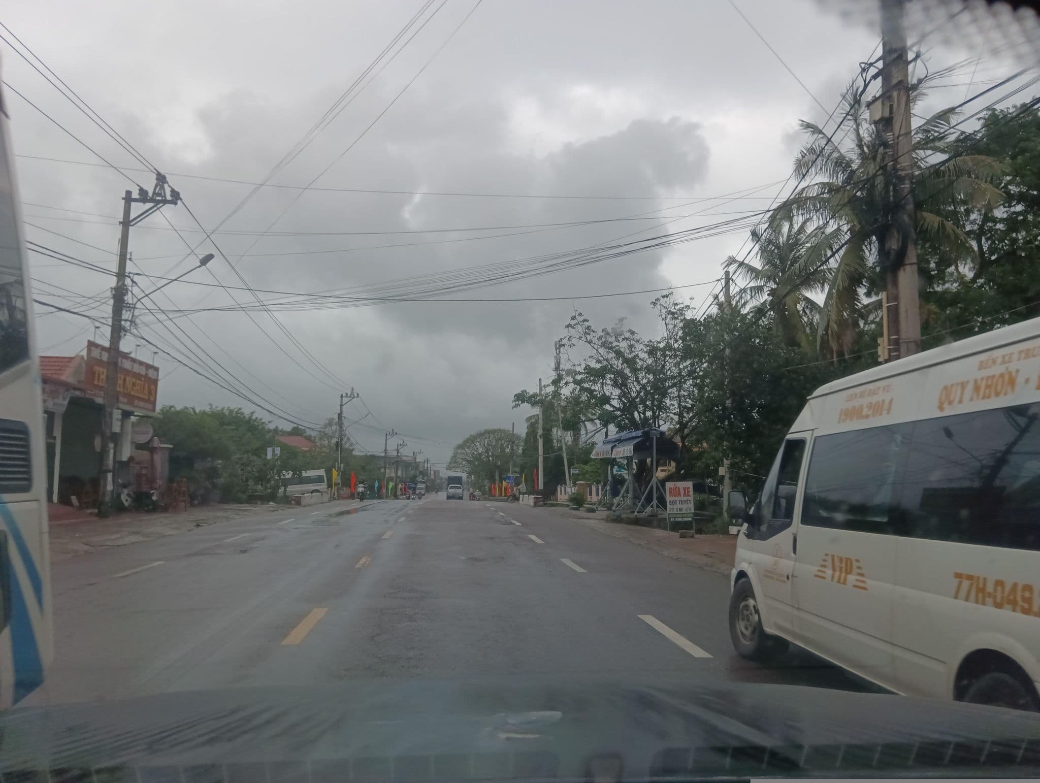 Street view near Khách Sạn Mỹ Lệ, An Nhơn — © builangbat (CC BY-SA · Mapillary)