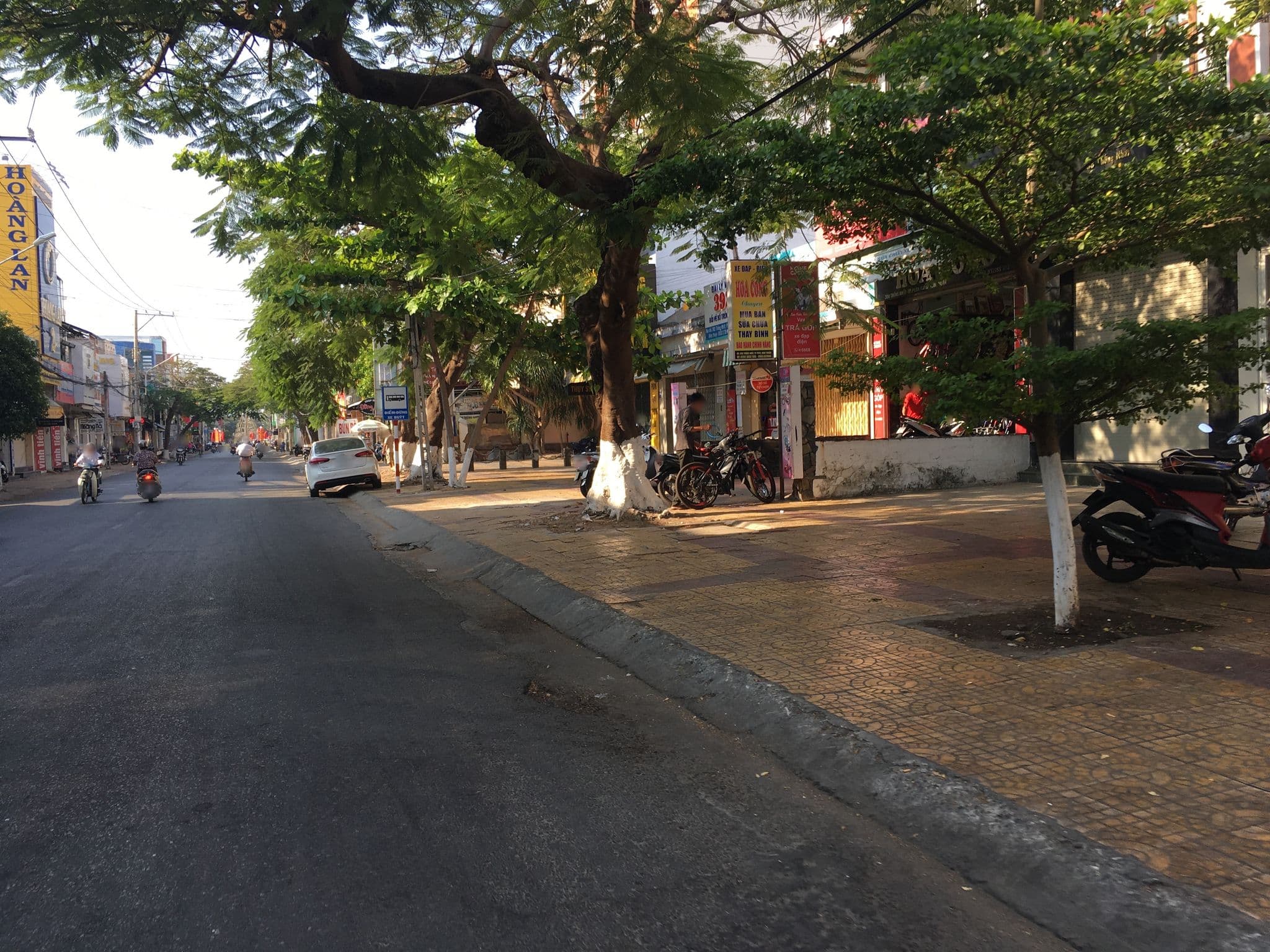 Street view near Huu Nghi Hotel, Phan Rang-Tháp Chàm — © theboman01 (CC BY-SA · Mapillary)