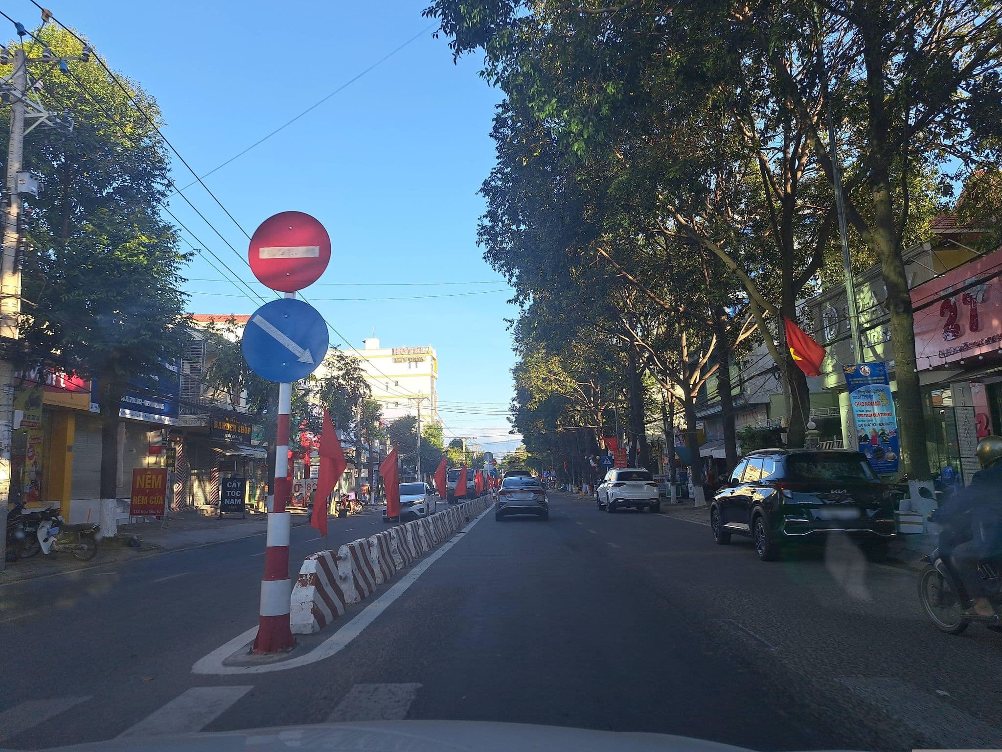 Street view near Nhà Nghỉ 119, Phan Rang-Tháp Chàm — © hoangvietanh (CC BY-SA · Mapillary)