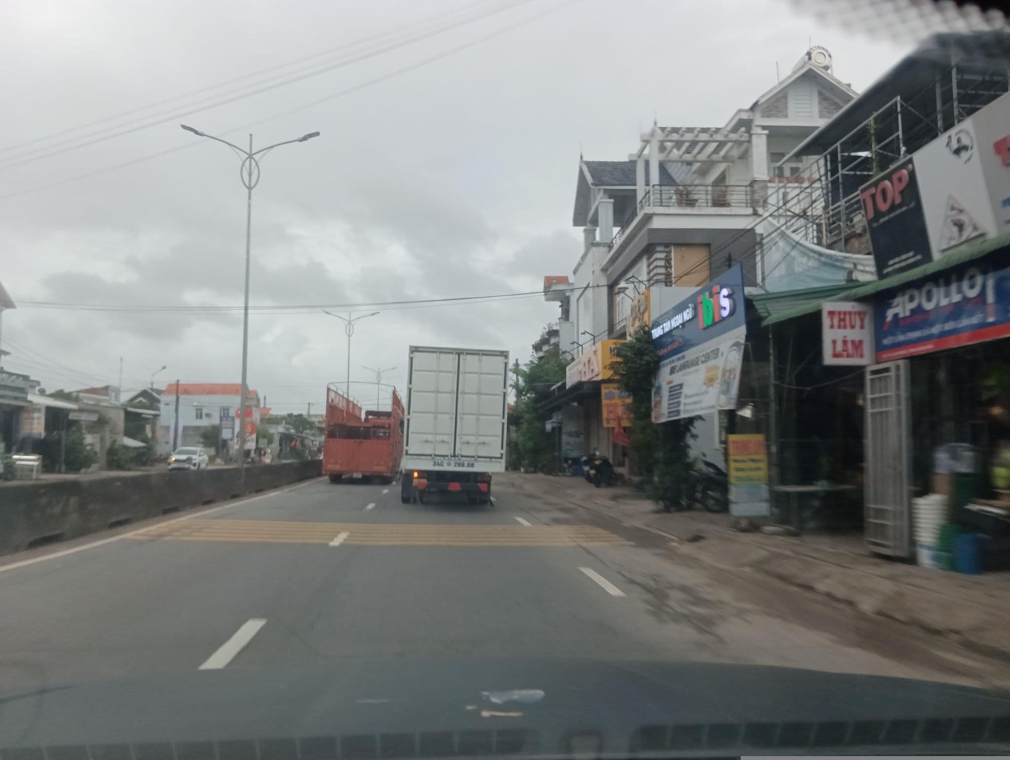 Street view near Nhà Nghỉ Thiên Lộc Phát, Đức Phổ — © builangbat (CC BY-SA · Mapillary)