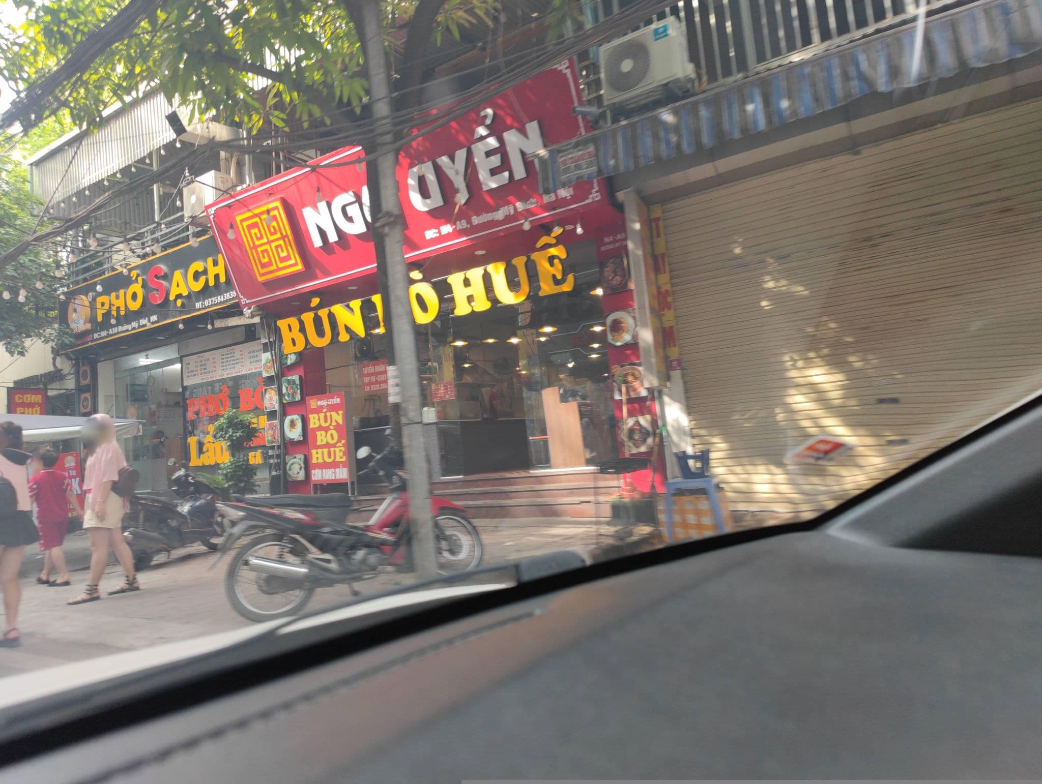 Street view near Khách Sạn An Phú 3, Mai Dịch — © hn_right_2 (CC BY-SA · Mapillary)