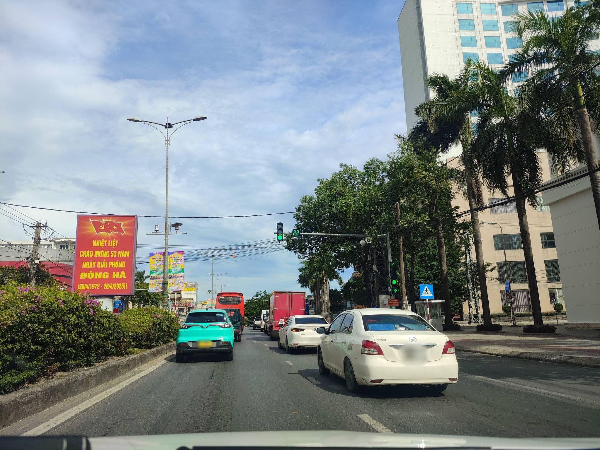 Street view near Hoang lien, Ðông Hà — © hn_right_1 (CC BY-SA · Mapillary)