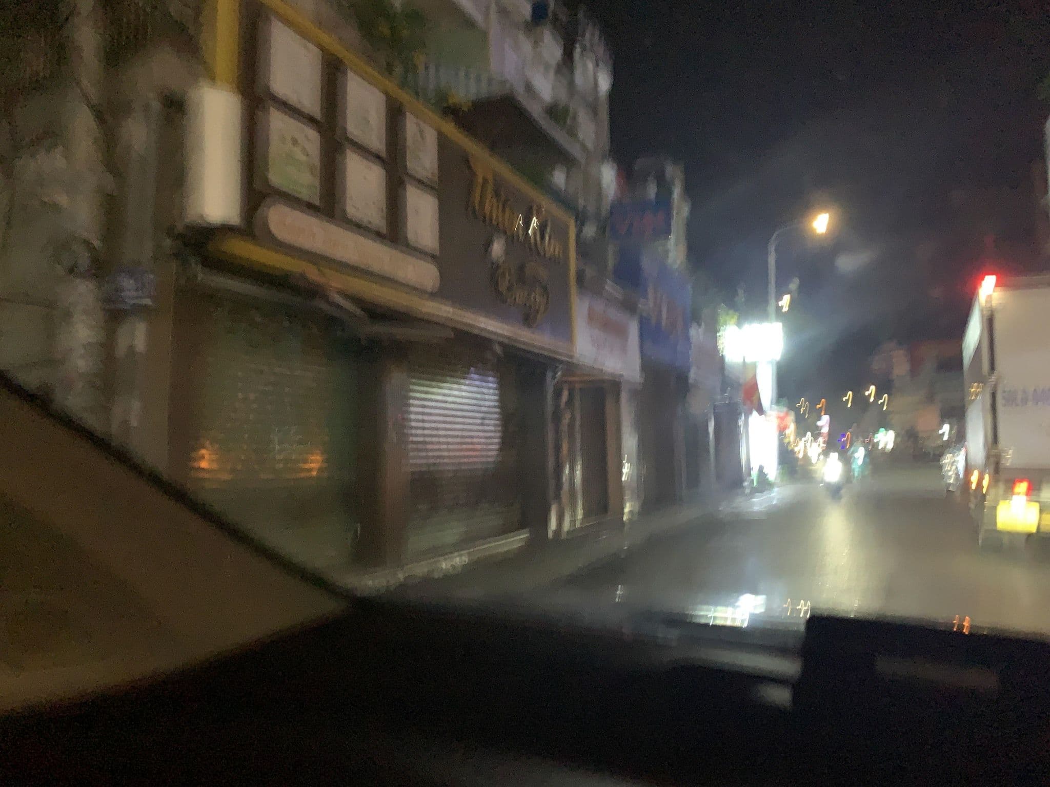 Street view near Khách Sạn Sài Gòn 1979, Quận Ba — © sg_left_1 (CC BY-SA · Mapillary)