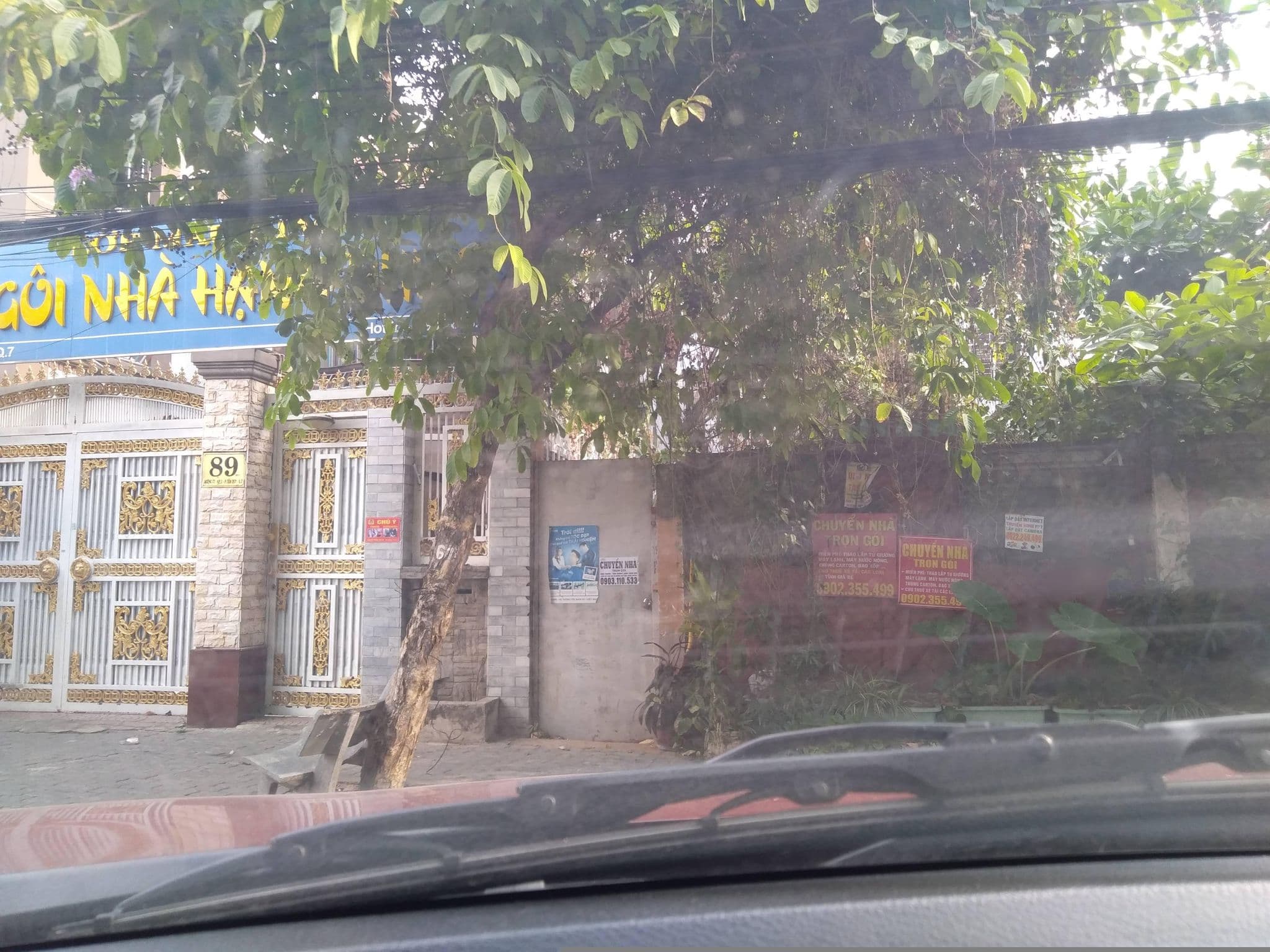 Street view near Khách Sạn Hải Vân, Quận Bốn