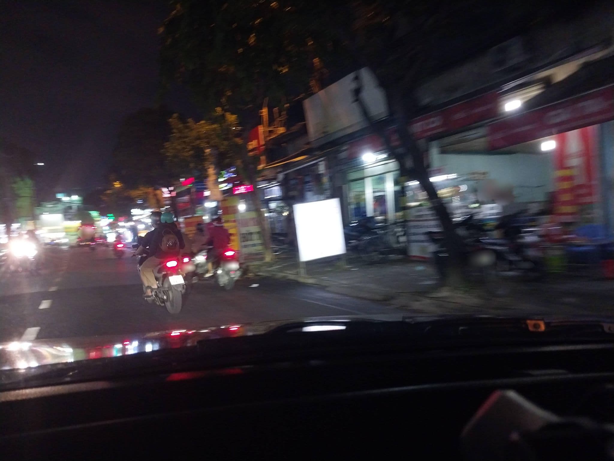 Street view near Út Phú, Gò Vấp — © sg_front_1 (CC BY-SA · Mapillary)