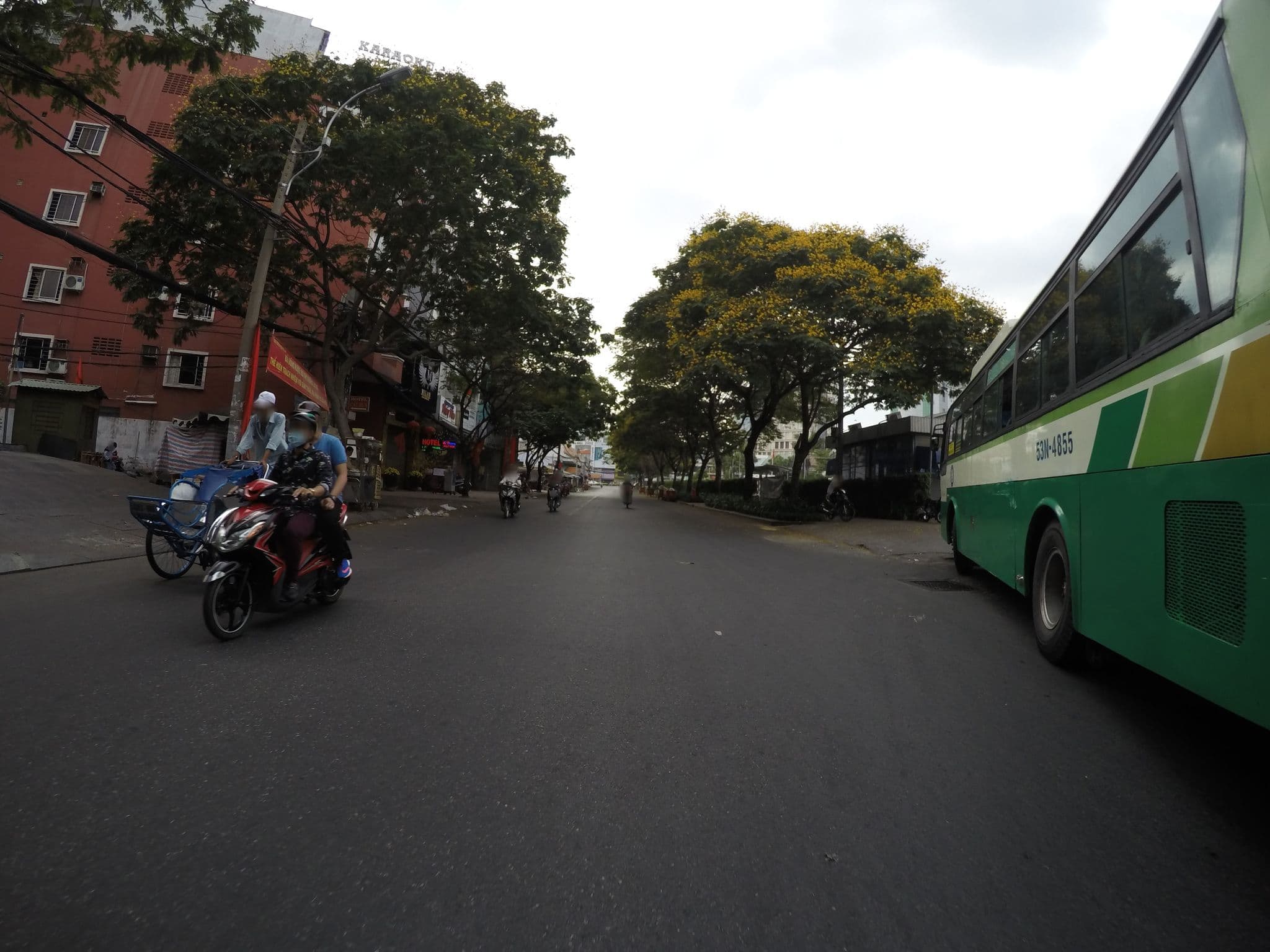 Street view near Khách Sạn The S, Quận Ba