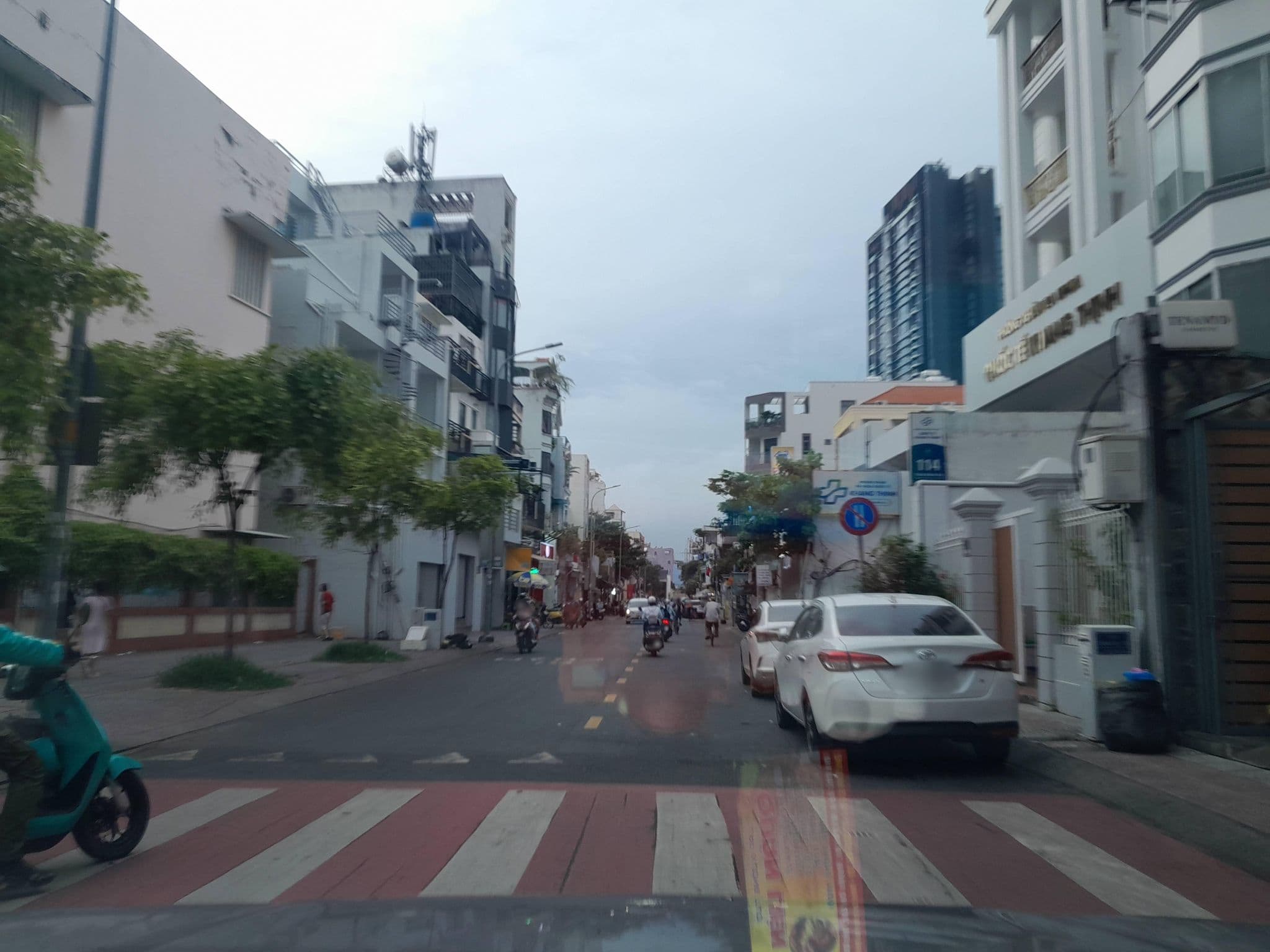 Street view near Saigon CuCu Hostel, Quận Ba