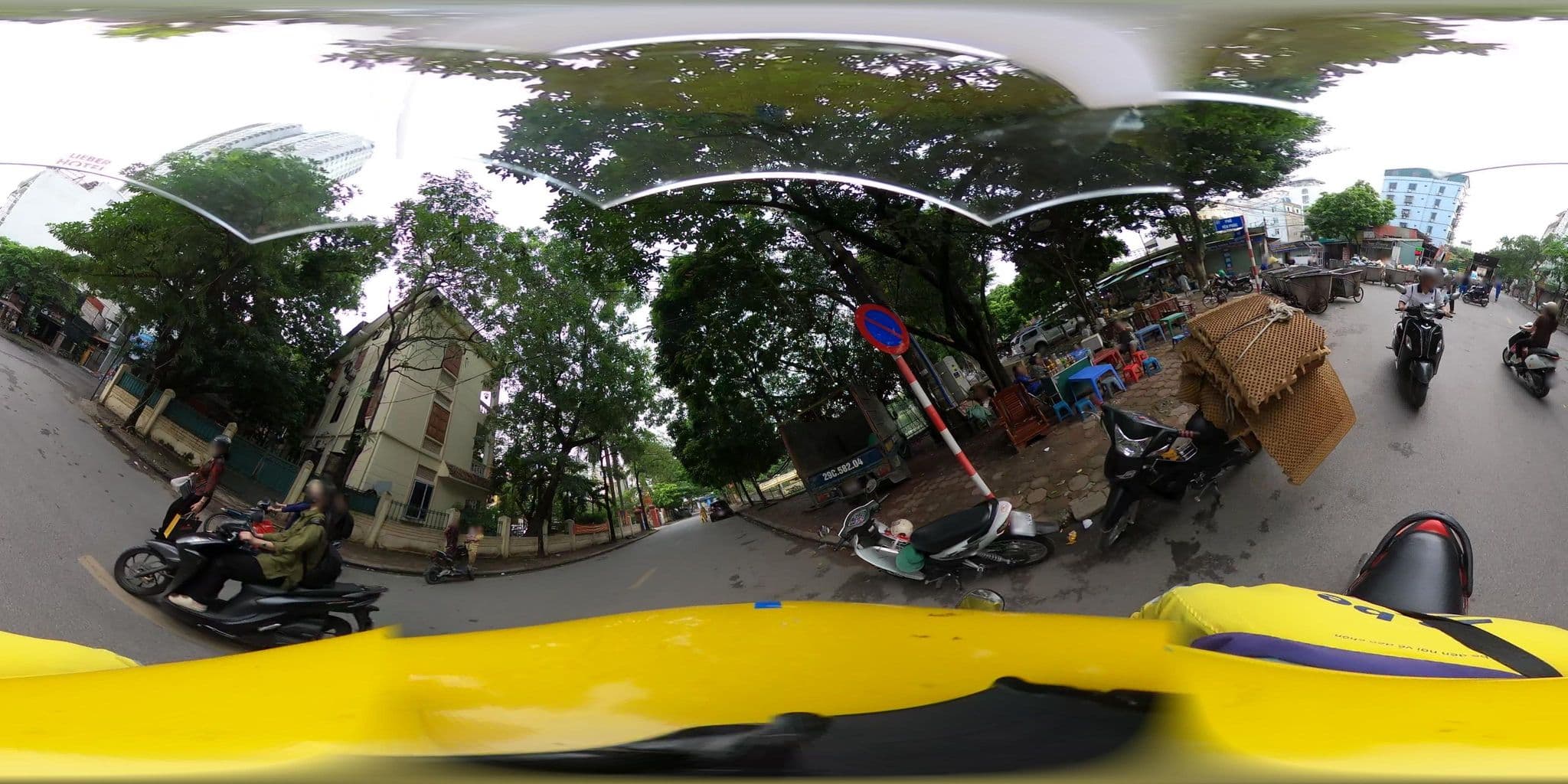 Street view near Khách sạn Lieber, Hà Đông — © bemaps_hn_kien (CC BY-SA · Mapillary)