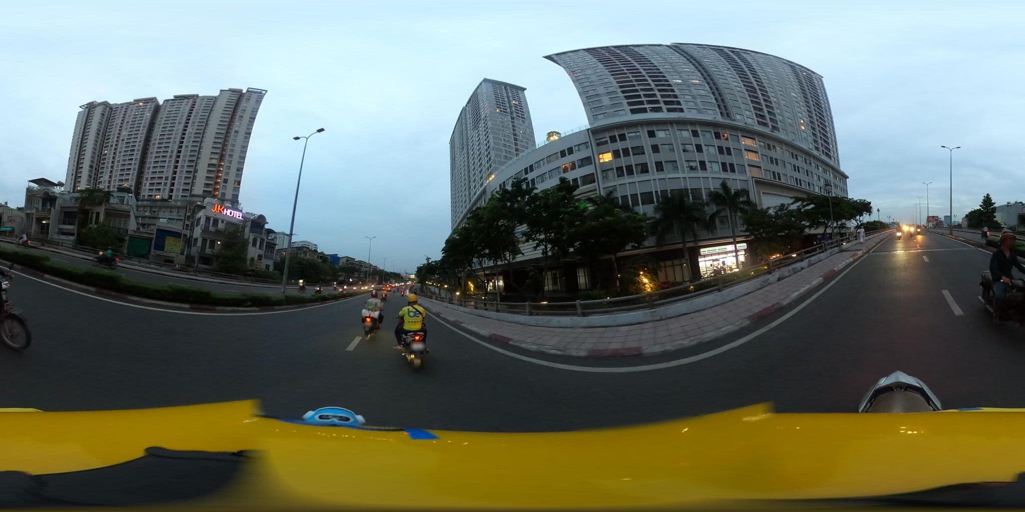 Street view near Russian Market, Quận Bốn