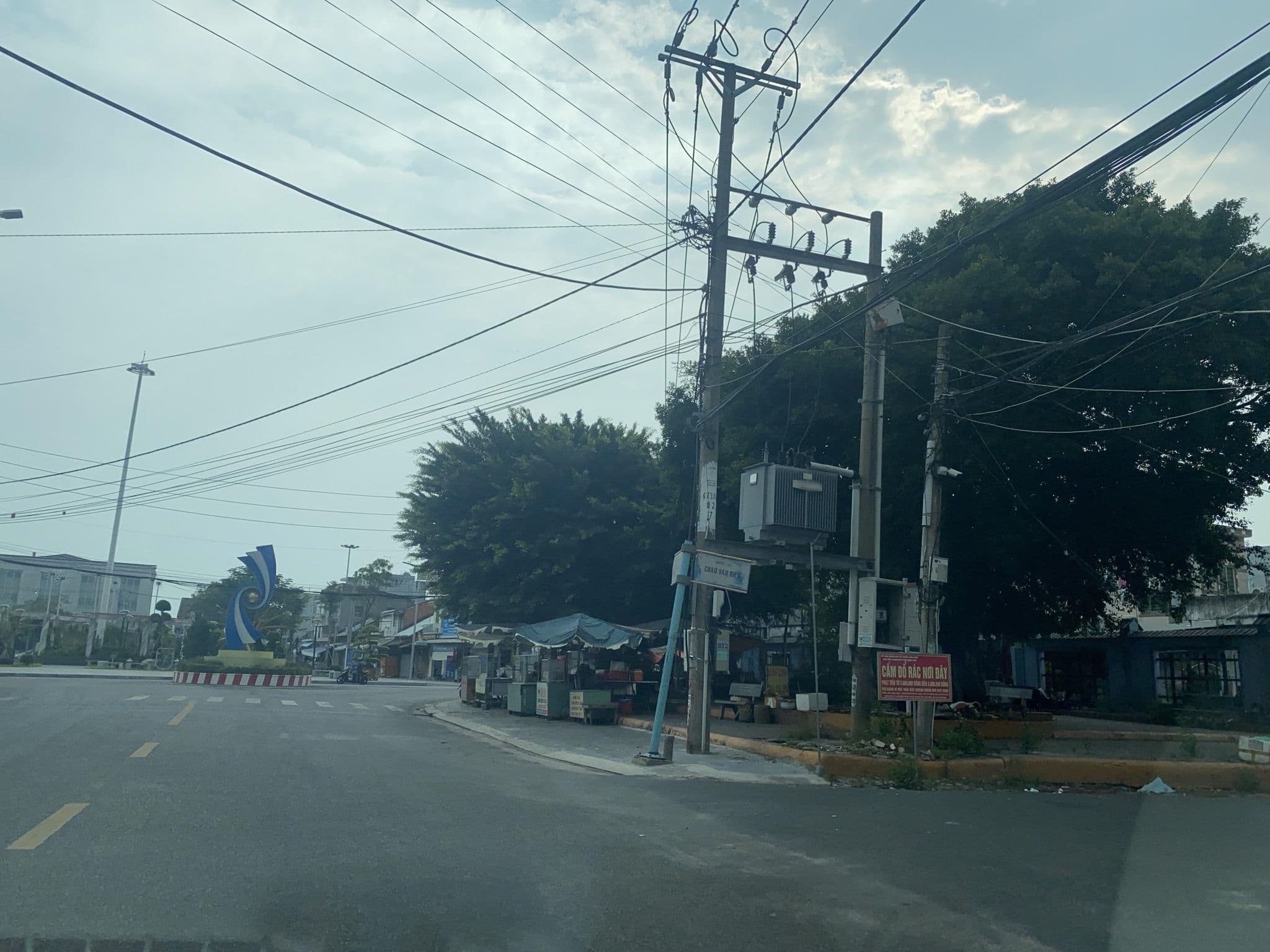 Street view near 158, Long Diền — © DriveWithHoang (CC BY-SA · Mapillary)