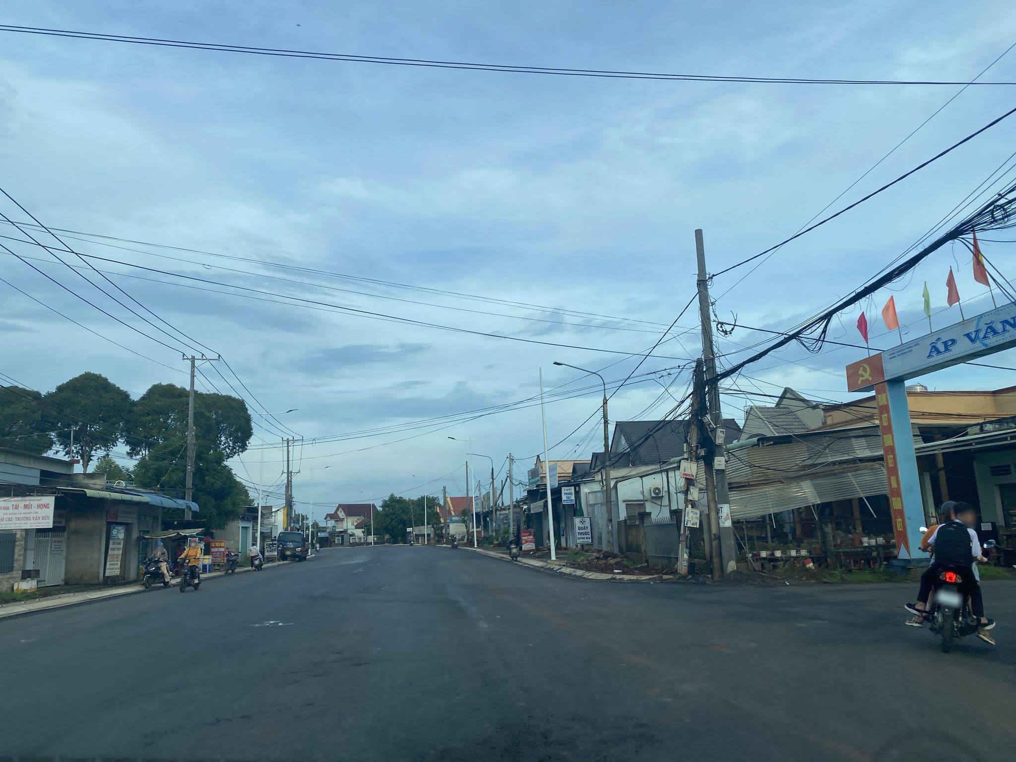 Street view near Quỳnh Mai, Xã Bình Giả — © DriveWithHoang (CC BY-SA · Mapillary)