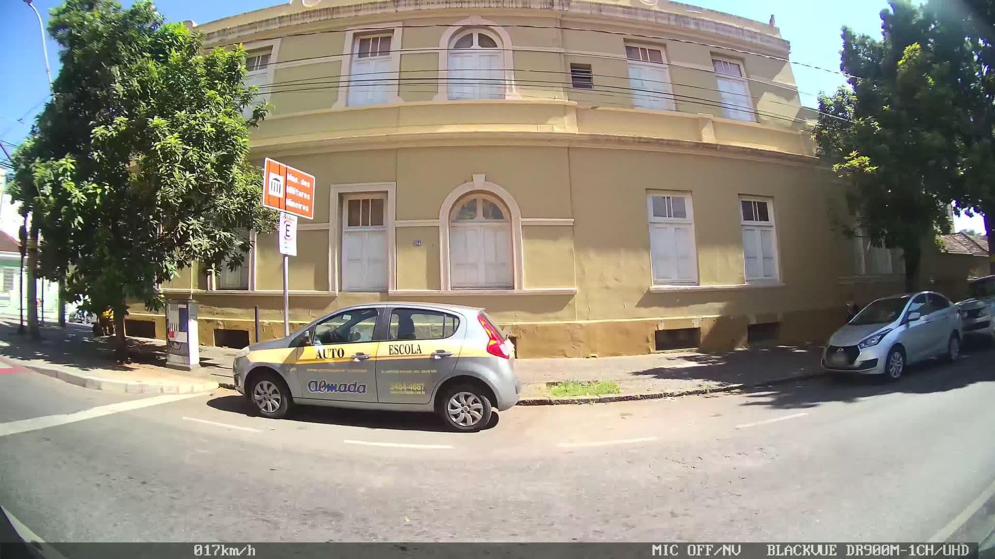 Street view near Home Cen, Belo Horizonte — © kaart_2 (CC BY-SA · Mapillary)