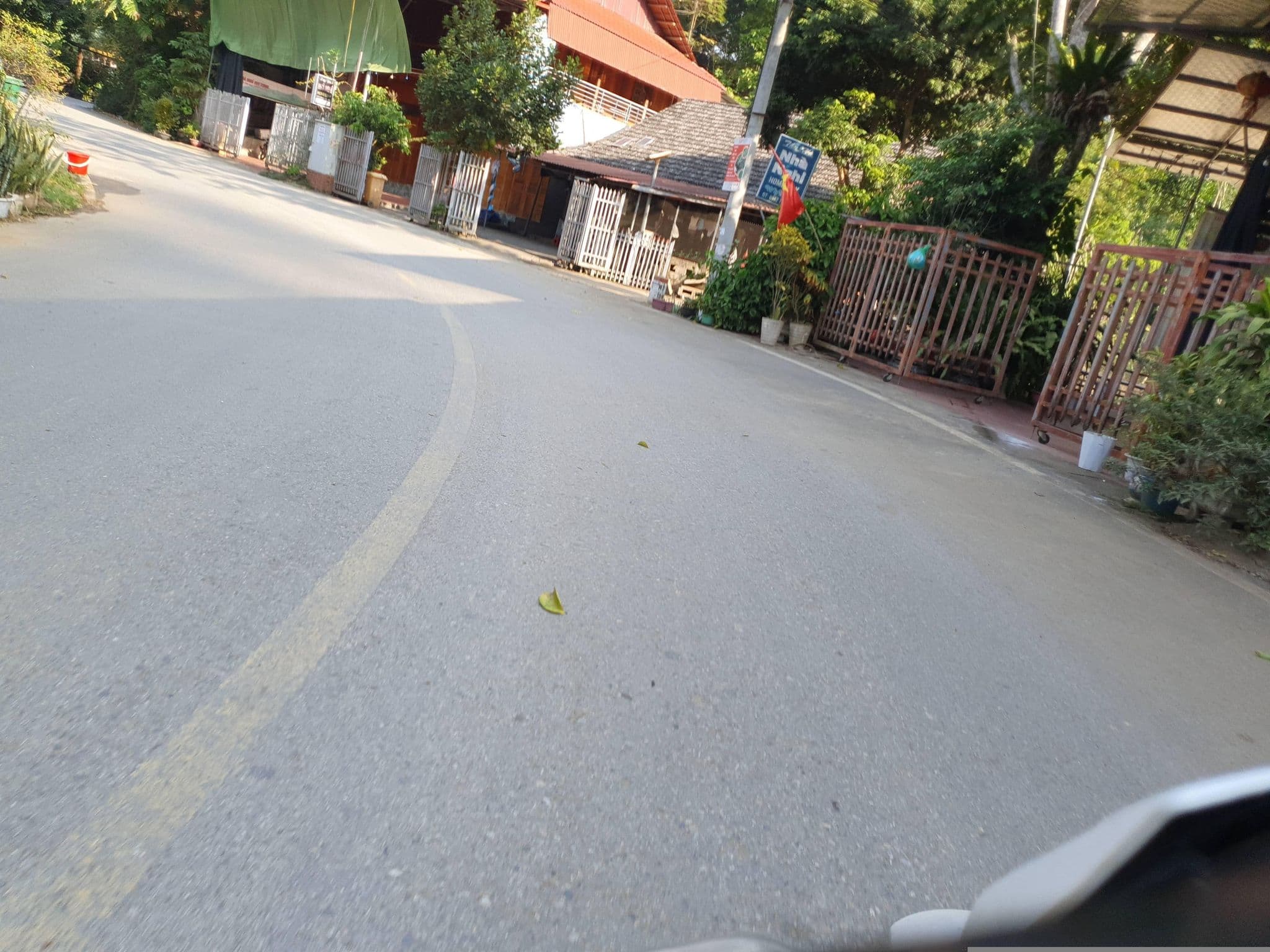 Street view near Hong Gâm Homestay, Chợ Rã — © russmcd (CC BY-SA · Mapillary)