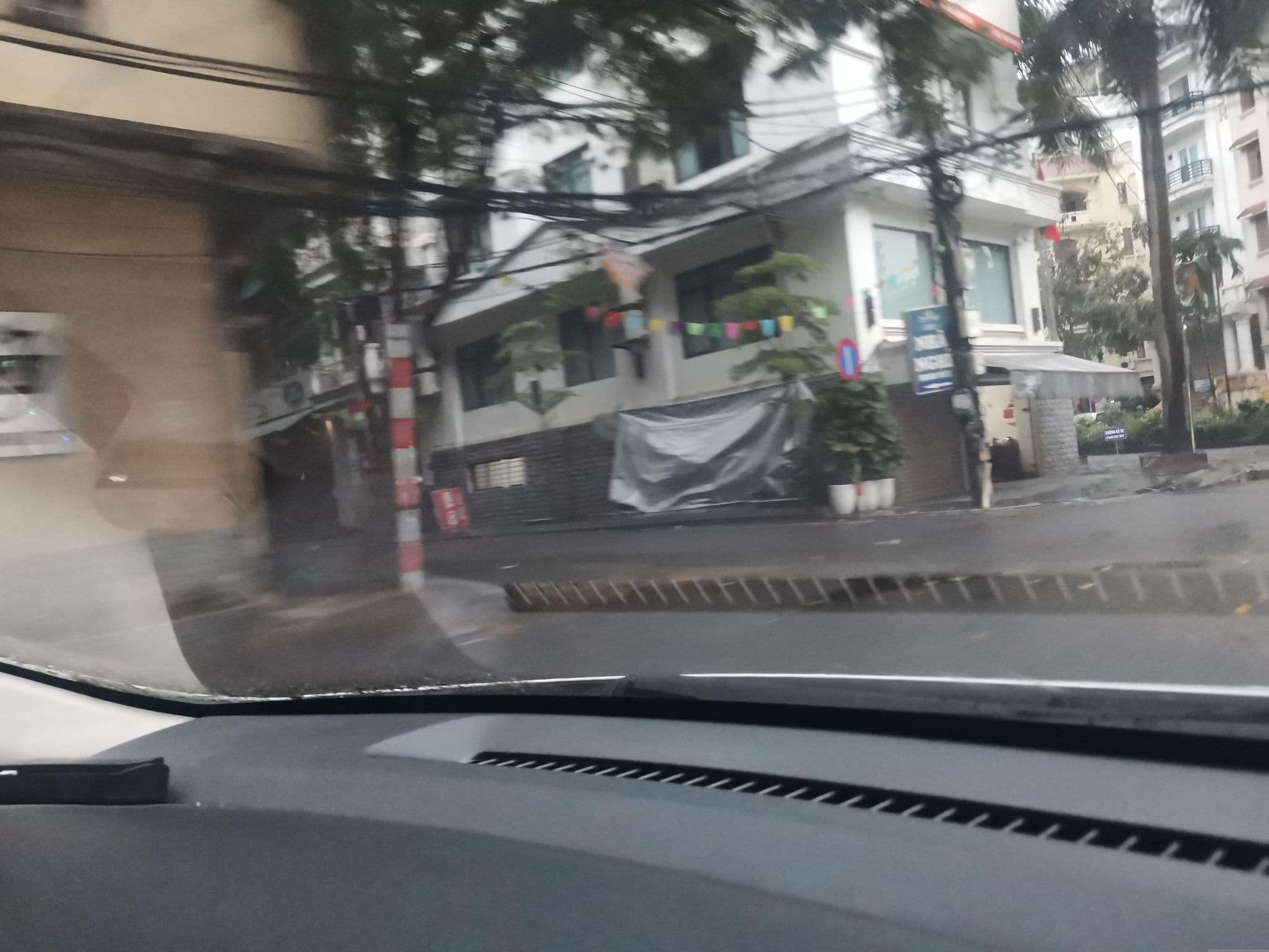 Street view near Nhà nghỉ Minh Vũ, Mai Dịch — © hn_left_2 (CC BY-SA · Mapillary)