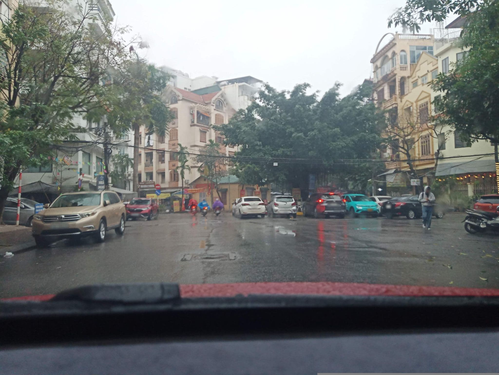 Street view near Nhà nghỉ Hạ Vy, Mai Dịch — © hn_front_1 (CC BY-SA · Mapillary)