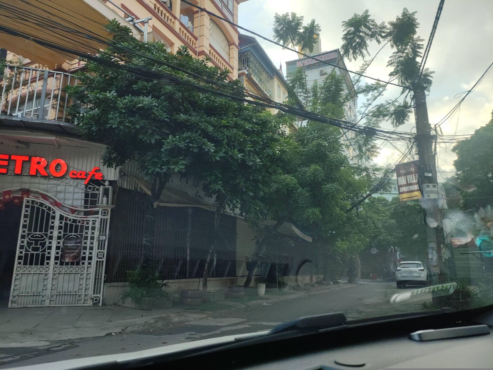 Street view near Mai Villa, Mai Dịch — © hn_right_1 (CC BY-SA · Mapillary)