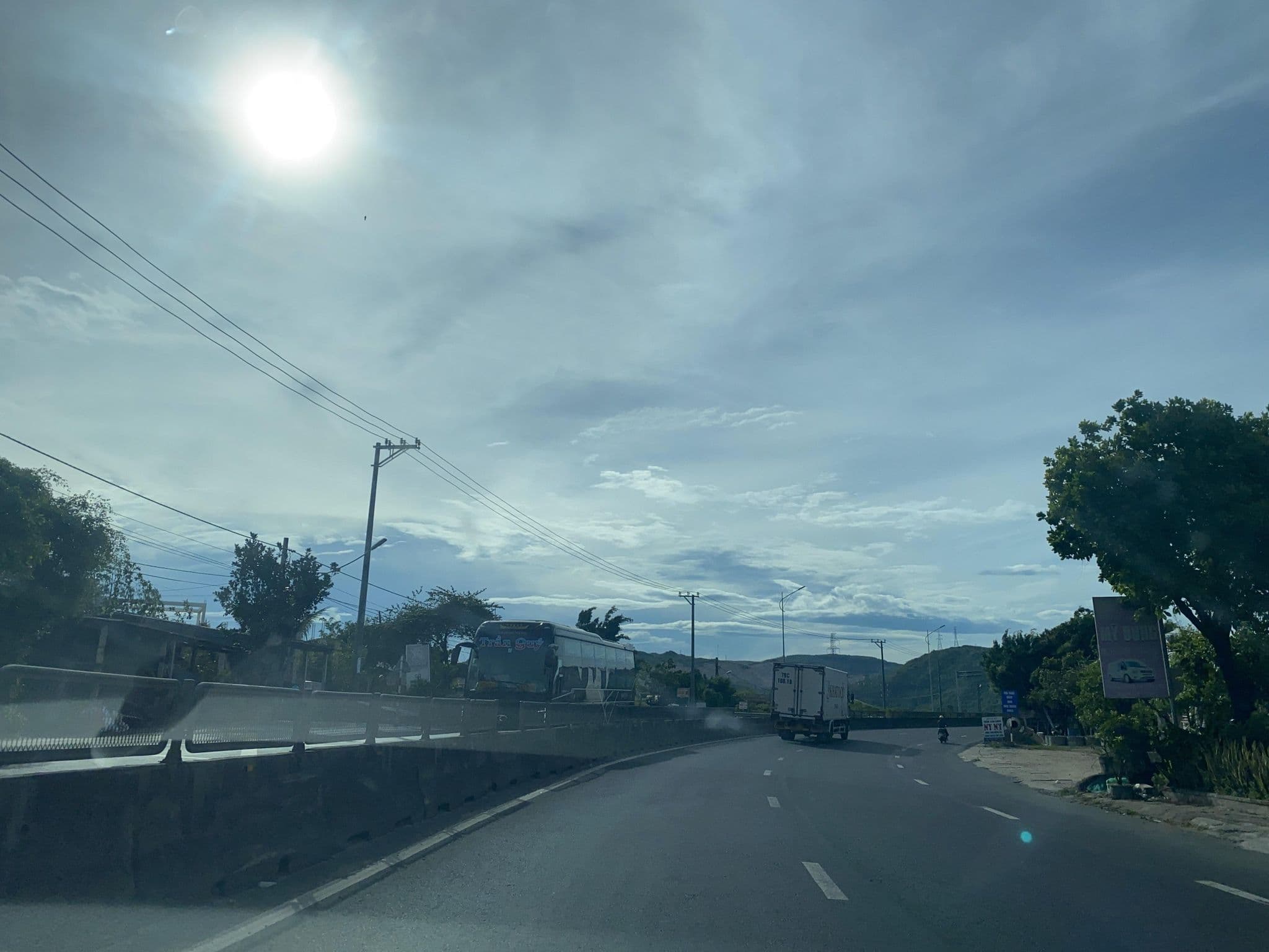 Street view near Nhà nghỉ An Khang, Sông Cầu — © DriveWithHoang (CC BY-SA · Mapillary)